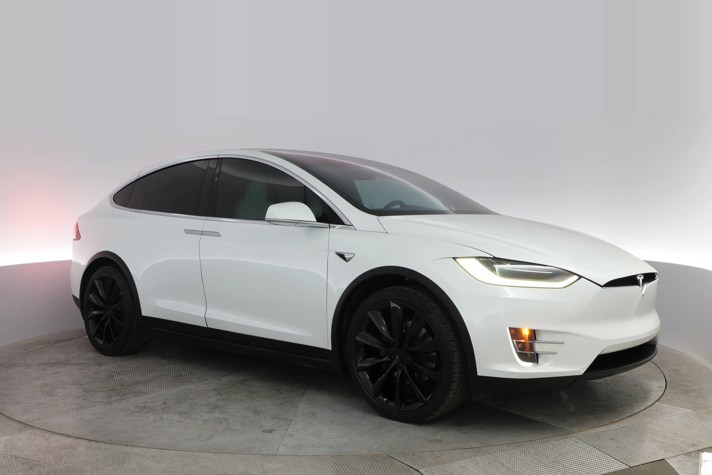 EverCars Co. vehicle image 10 for Tesla Model X -  Long Range Plus on EverCars Co.