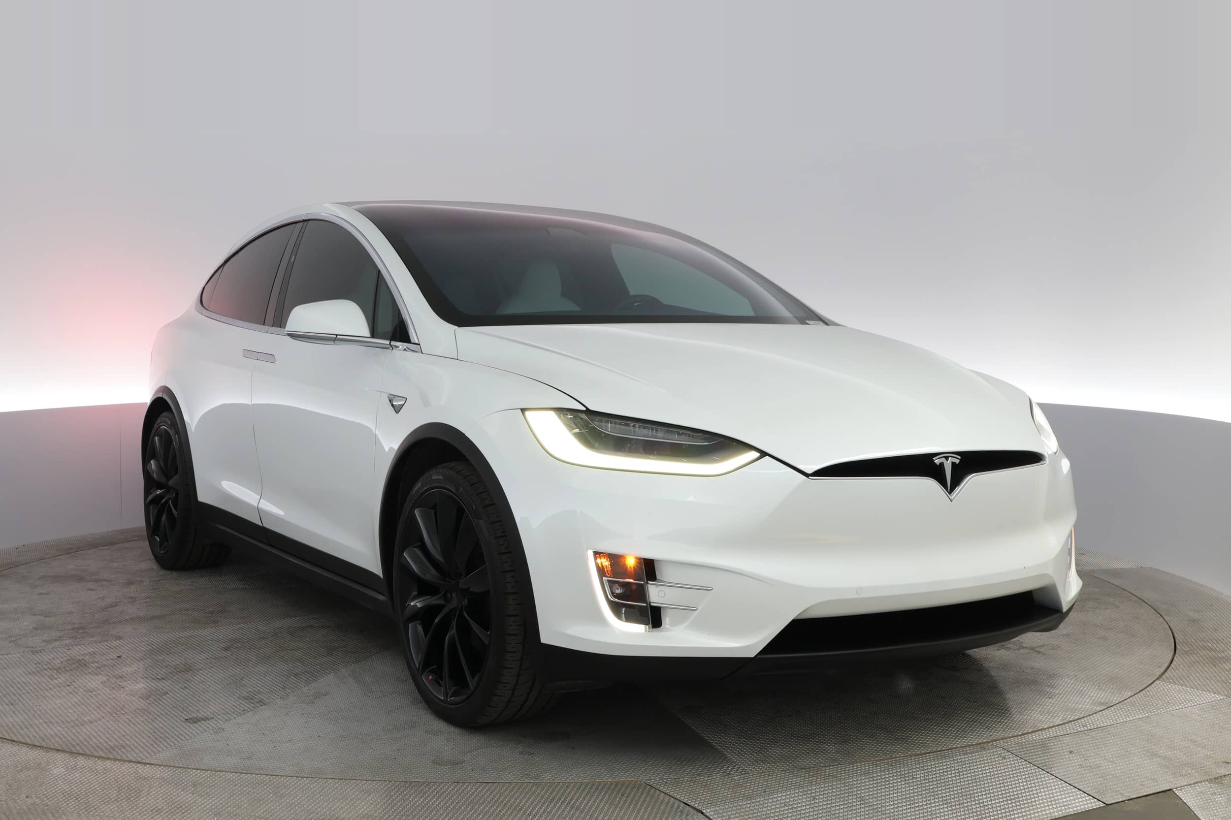 EverCars Co. vehicle image 12 for Tesla Model X -  Long Range Plus on EverCars Co.