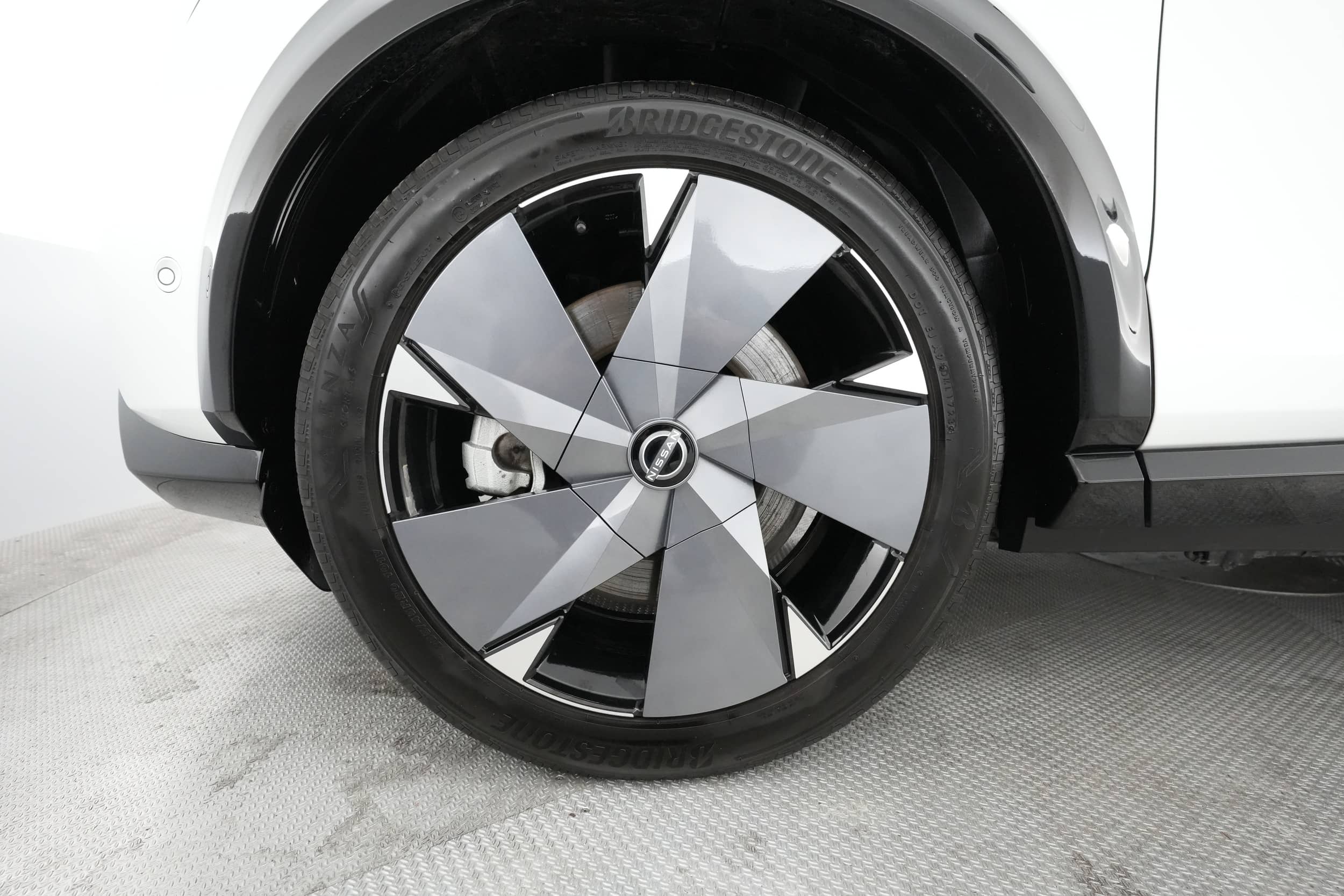 EverCars Co. vehicle image 7 for Nissan Ariya -  PLATINUM+ e-4ORCE on EverCars Co.