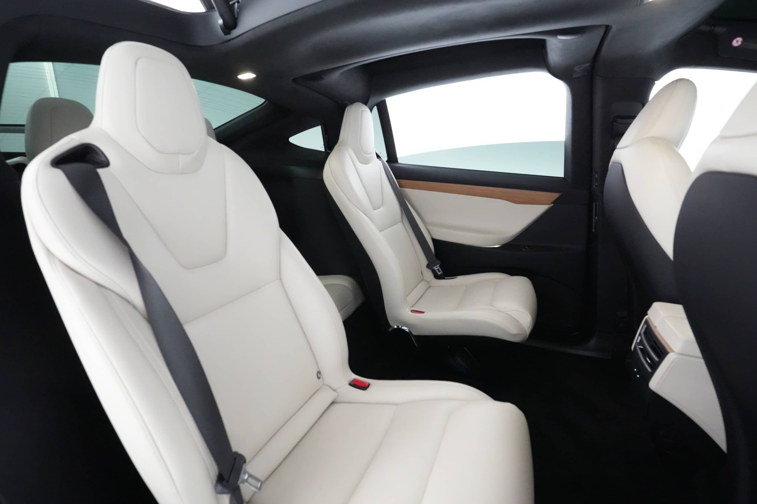 EverCars Co. vehicle image 4 for Tesla Model X -  Long Range on EverCars Co.
