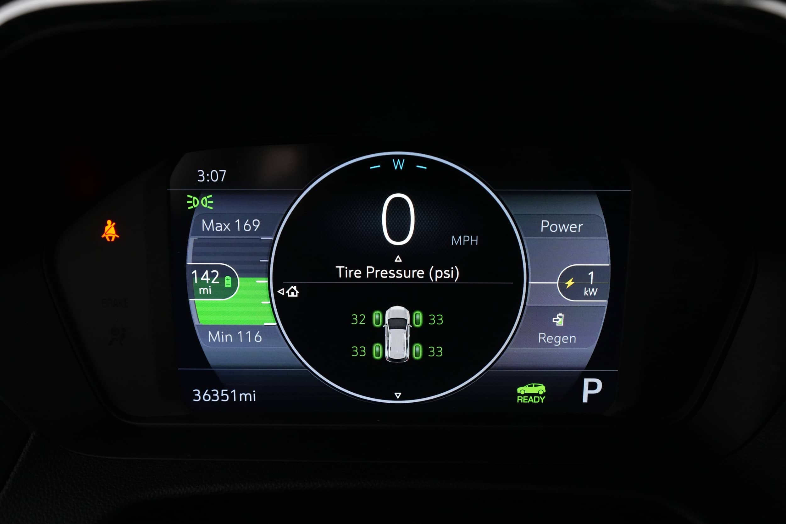 EverCars Co. vehicle image 4 for Chevrolet Bolt EUV -  LT on EverCars Co.