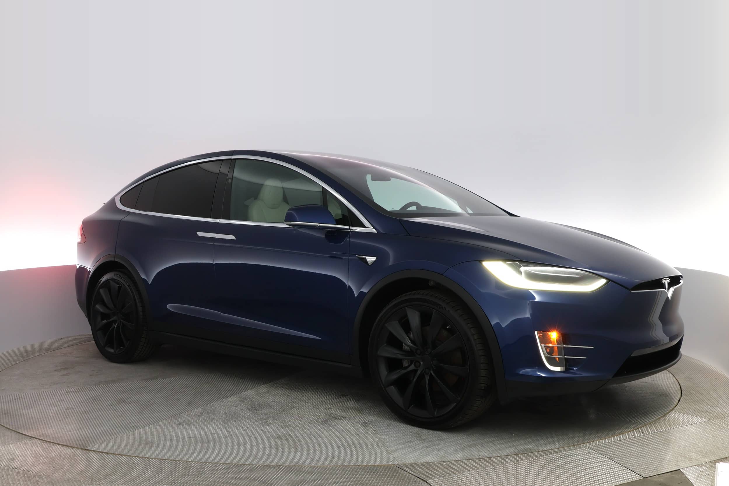 EverCars Co. vehicle image 10 for Tesla Model X -  Long Range Plus on EverCars Co.