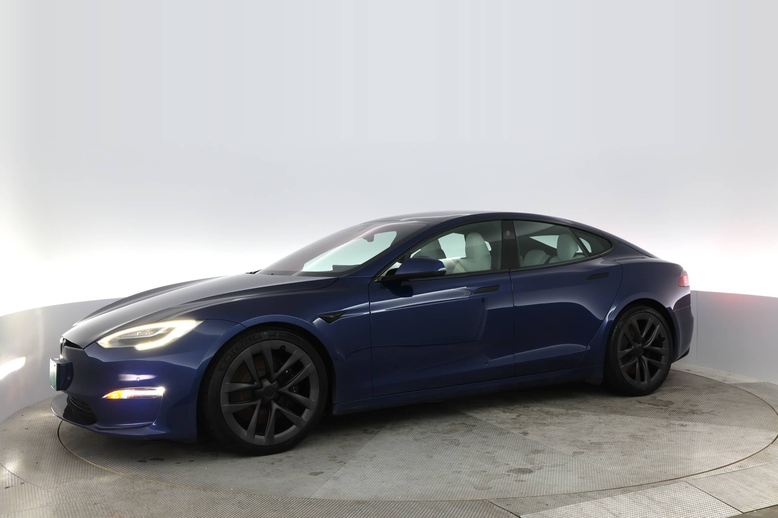 EverCars Co. vehicle image 10 for Tesla Model S -  Base on EverCars Co.