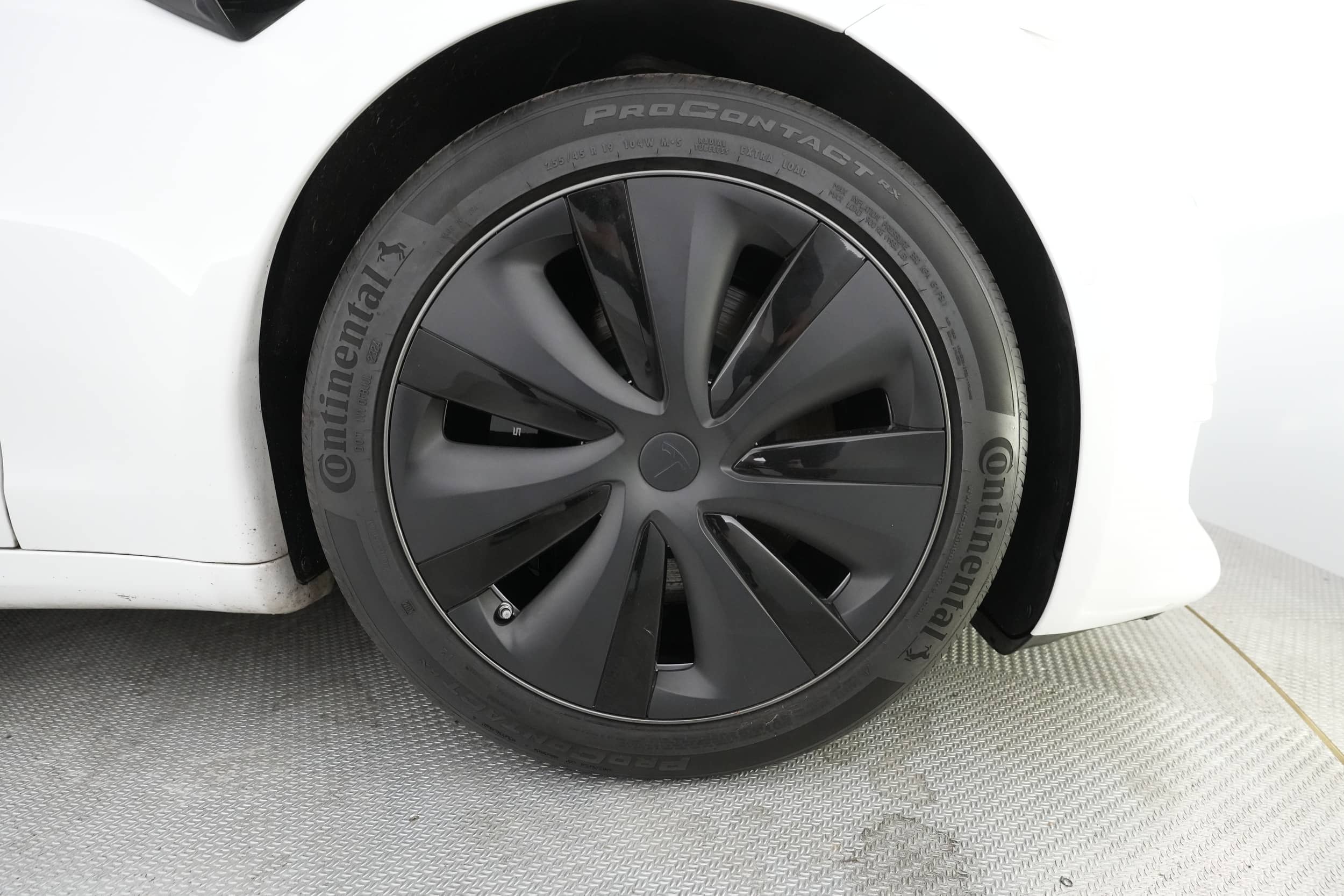 EverCars Co. vehicle image 15 for Tesla Model S -  Base on EverCars Co.
