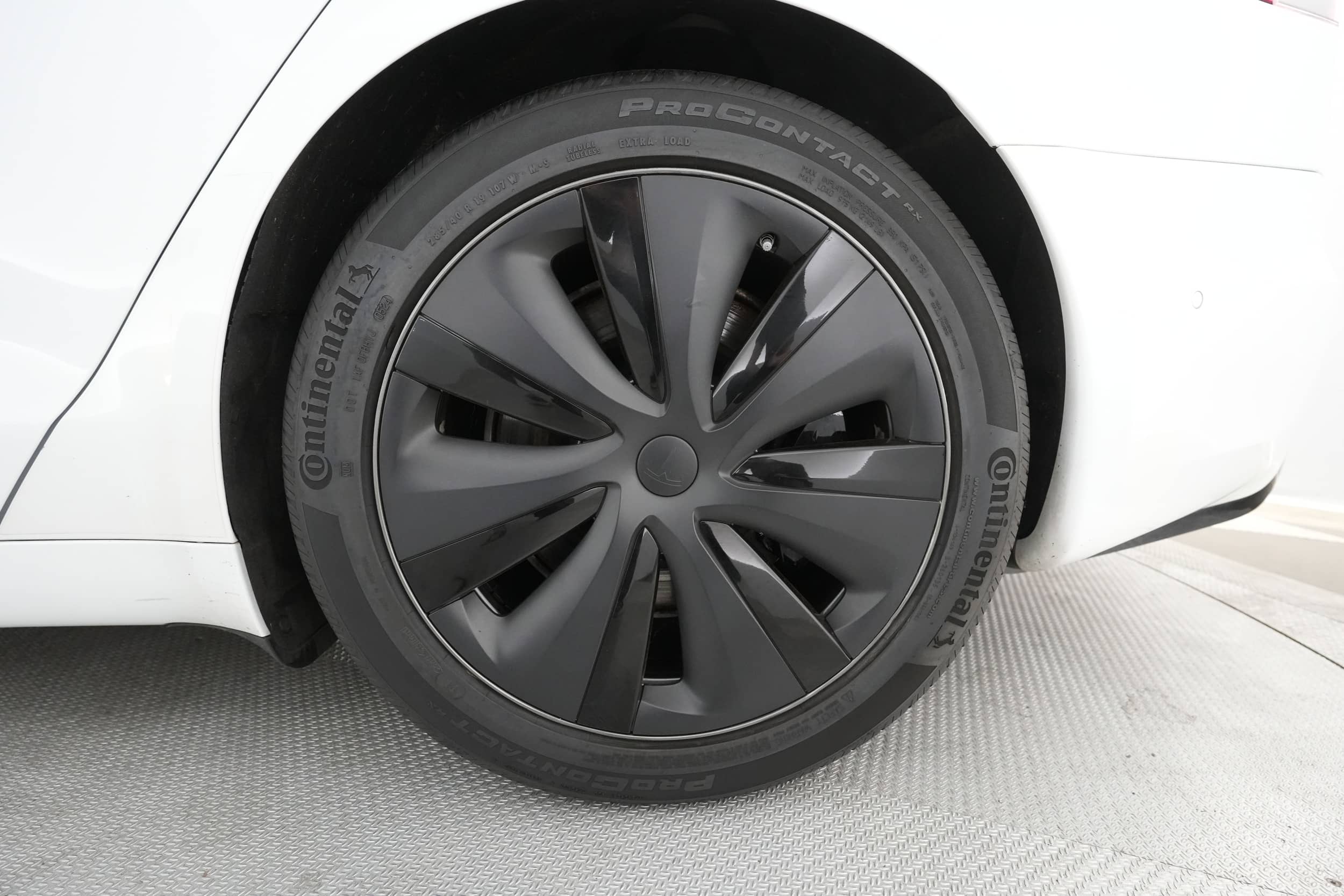 EverCars Co. vehicle image 16 for Tesla Model S -  Base on EverCars Co.