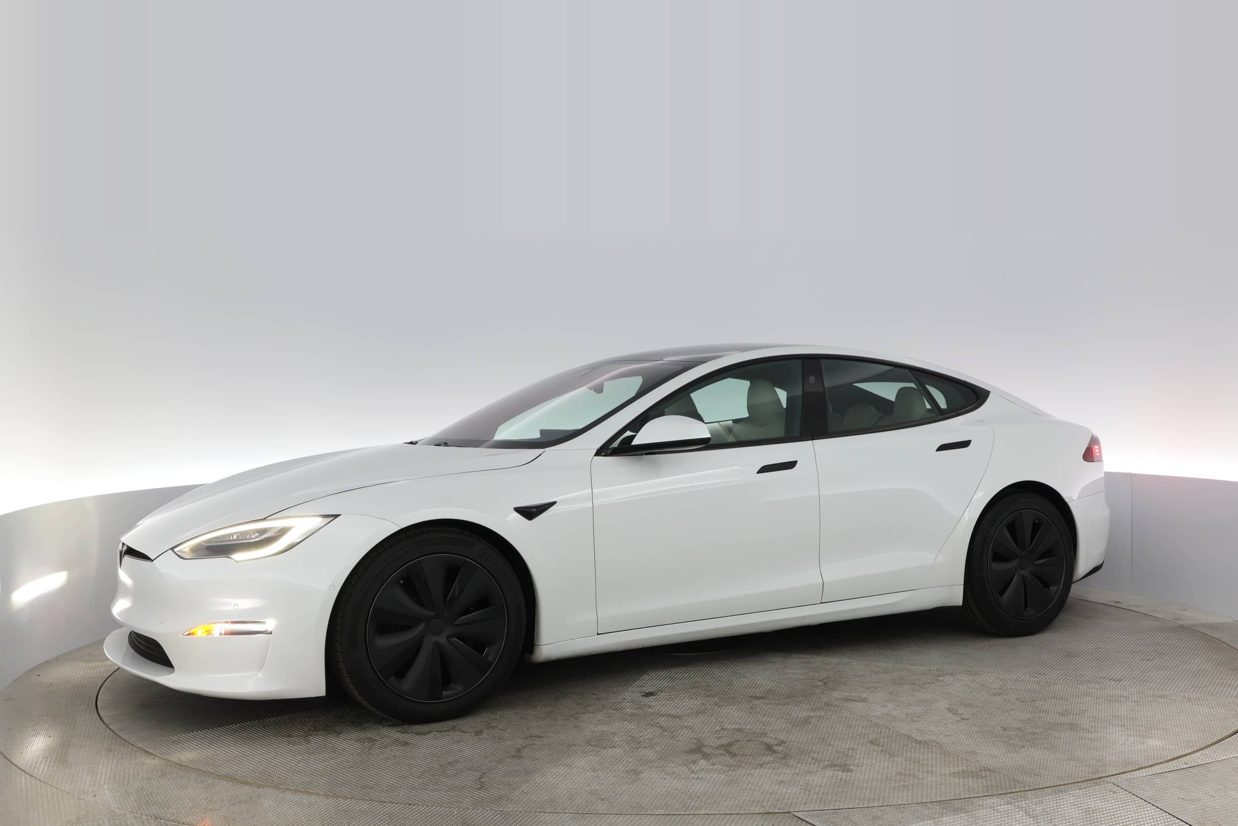 EverCars Co. vehicle image 10 for Tesla Model S -  Base on EverCars Co.