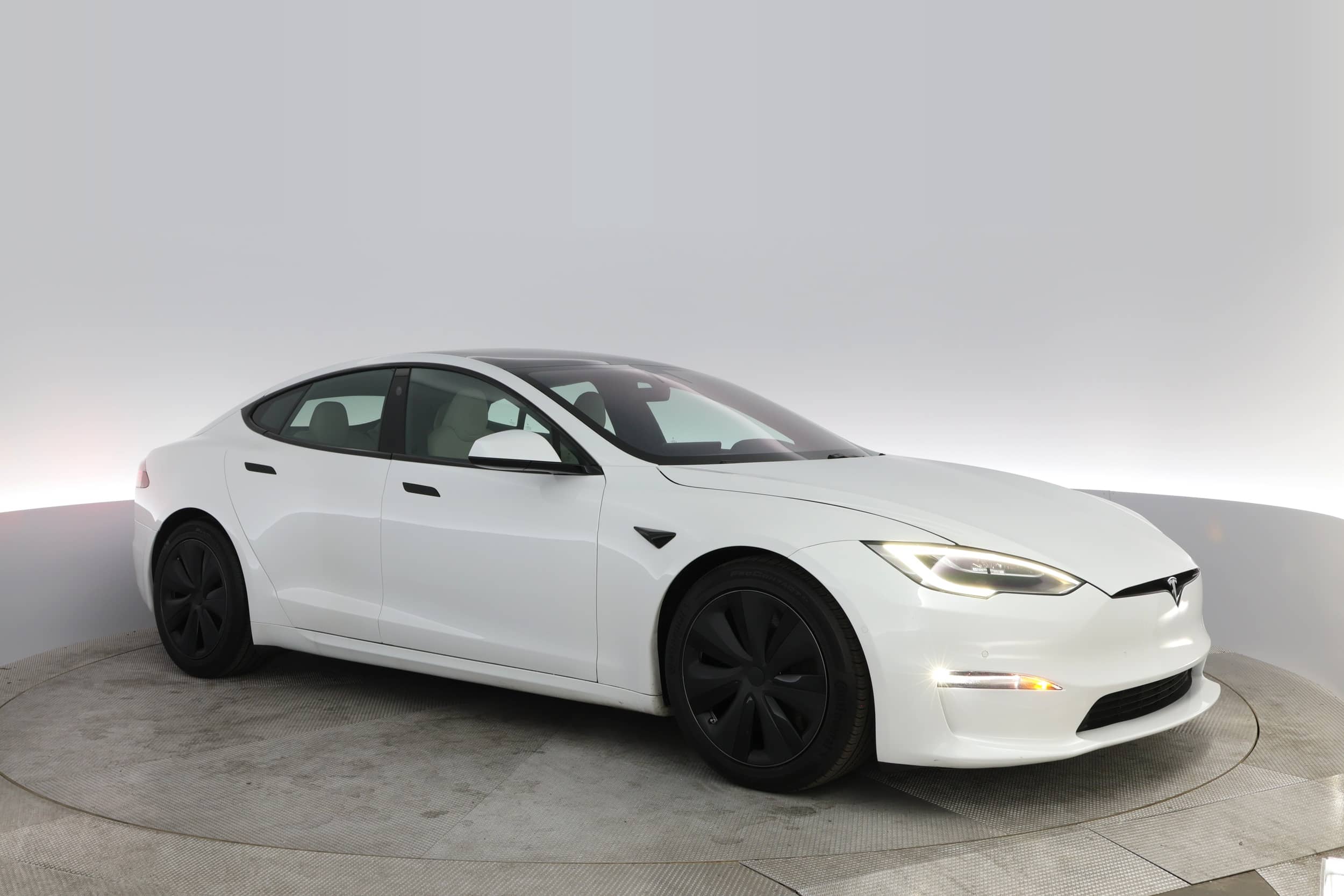 EverCars Co. vehicle image 11 for Tesla Model S -  Base on EverCars Co.