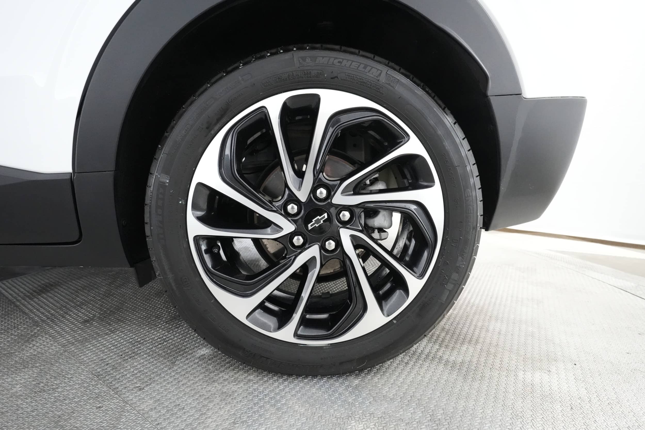 EverCars Co. vehicle image 12 for Chevrolet Bolt EUV -  Premier 2LZ on EverCars Co.