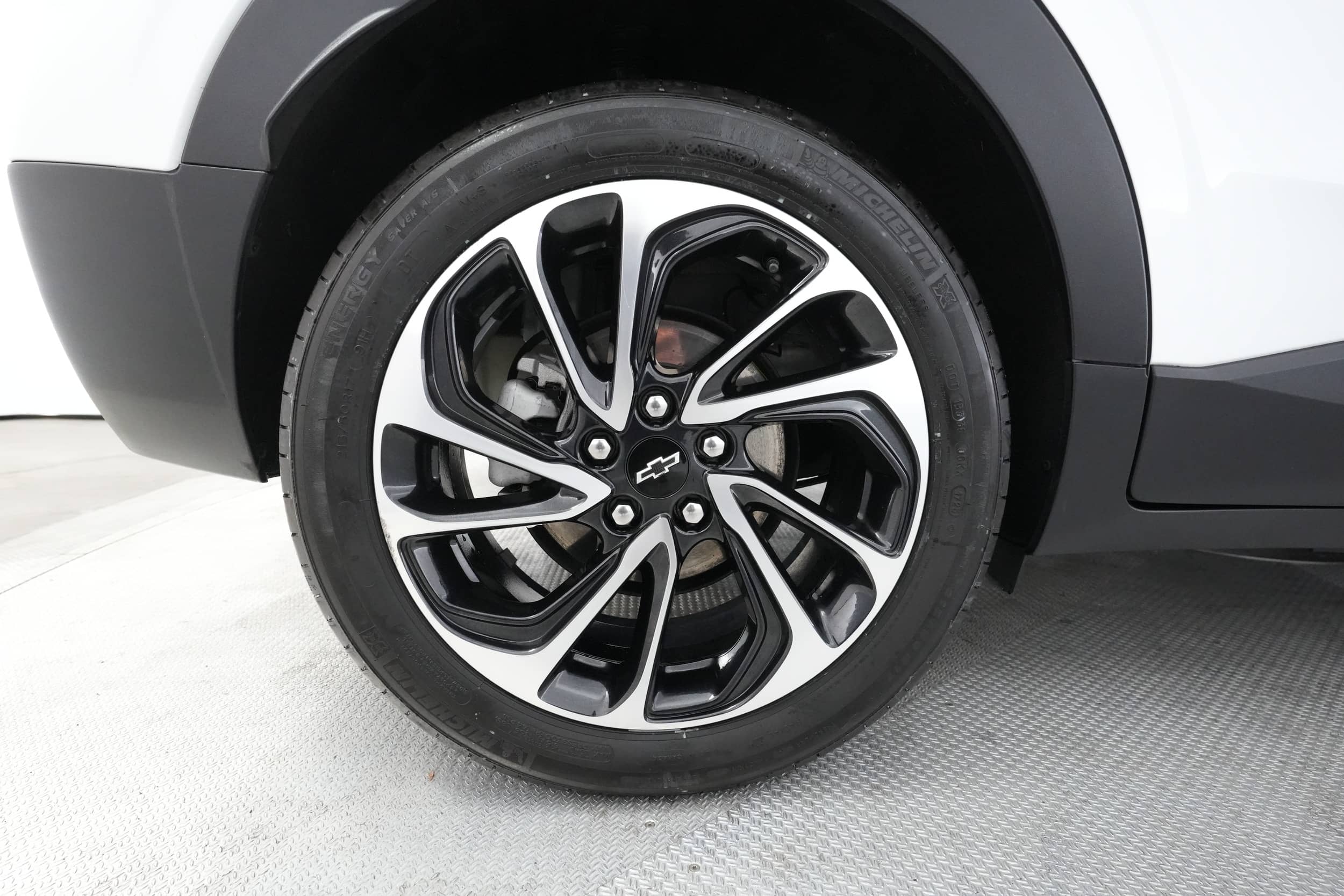 EverCars Co. vehicle image 14 for Chevrolet Bolt EUV -  Premier 2LZ on EverCars Co.