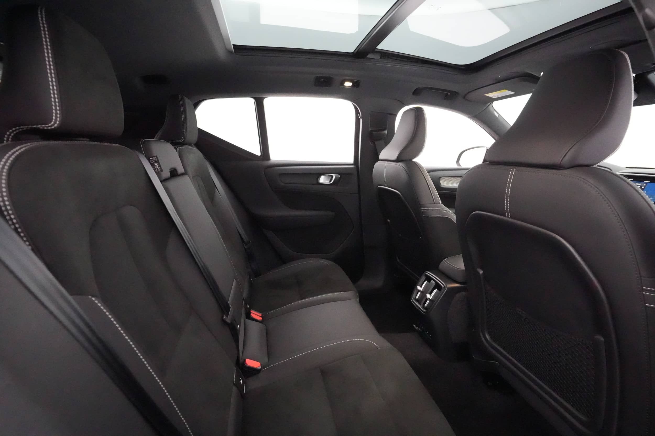 EverCars Co. vehicle image 4 for Volvo XC40 Recharge -  Pure Electric P8 Ultimate on EverCars Co.
