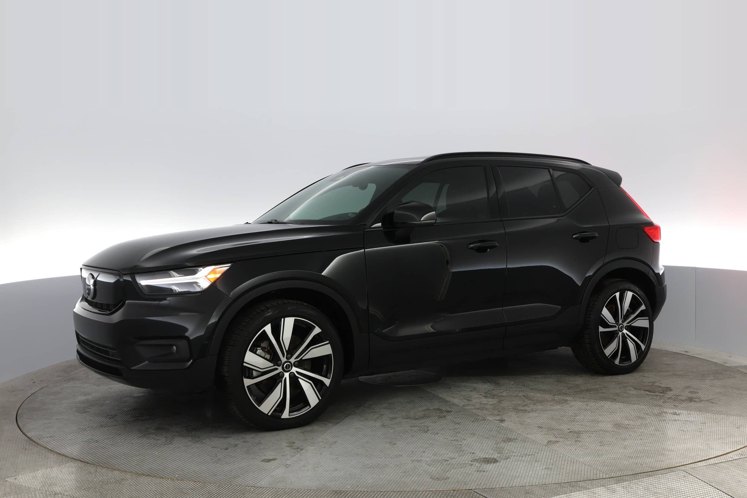 EverCars Co. vehicle image 10 for Volvo XC40 Recharge -  Pure Electric P8 Ultimate on EverCars Co.
