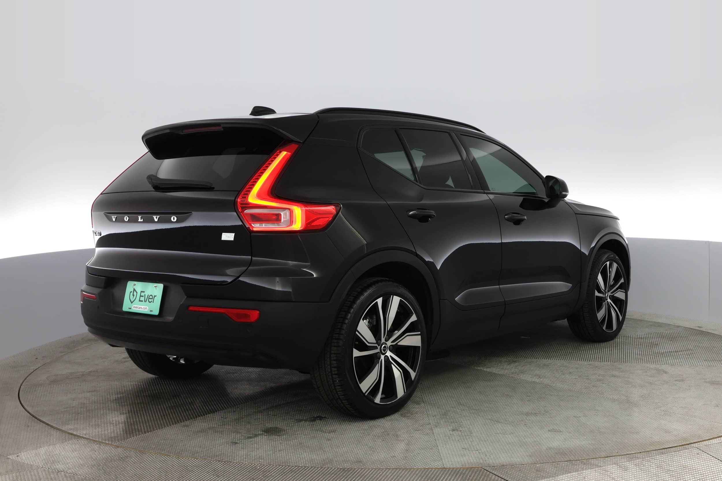 EverCars Co. vehicle image 2 for Volvo XC40 Recharge -  Pure Electric P8 Ultimate on EverCars Co.