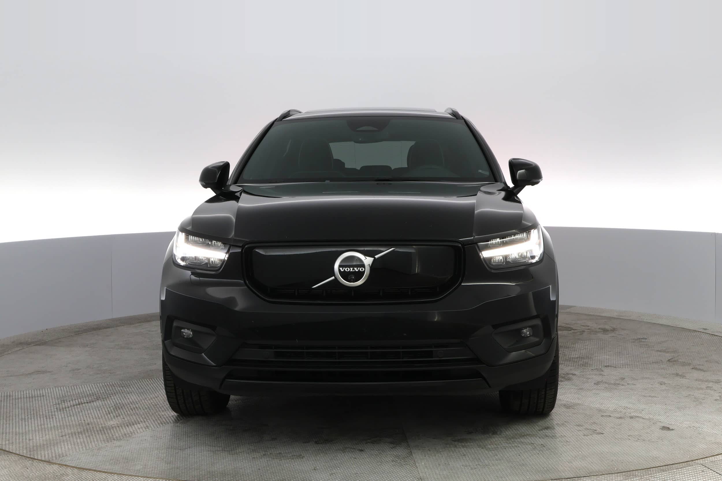 EverCars Co. vehicle image 12 for Volvo XC40 Recharge -  Pure Electric P8 Ultimate on EverCars Co.