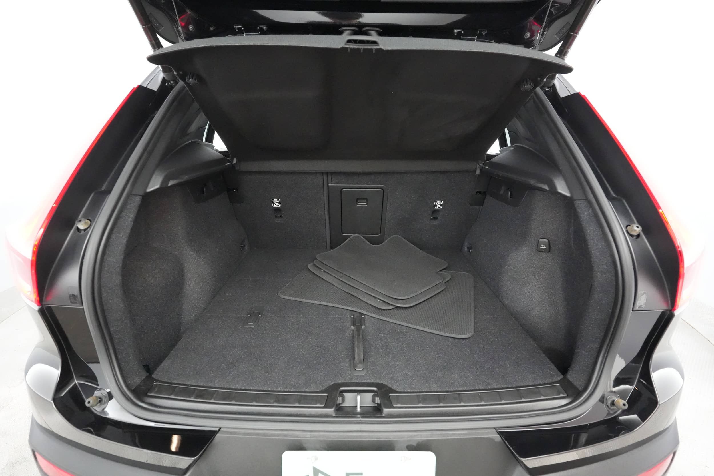 EverCars Co. vehicle image 6 for Volvo XC40 Recharge -  Pure Electric P8 Ultimate on EverCars Co.