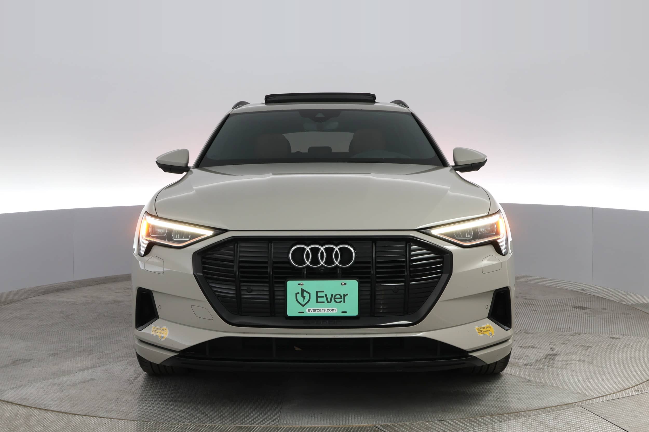 EverCars Co. vehicle image 5 for Audi e-tron -  Prestige on EverCars Co.