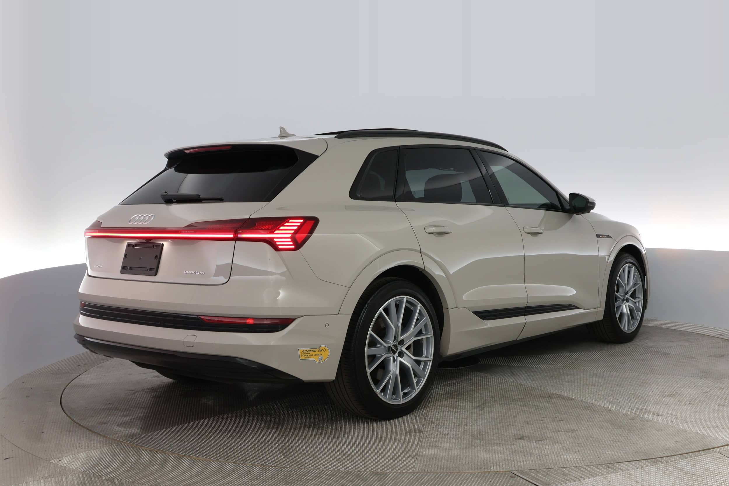EverCars Co. vehicle image 2 for Audi e-tron -  Prestige on EverCars Co.