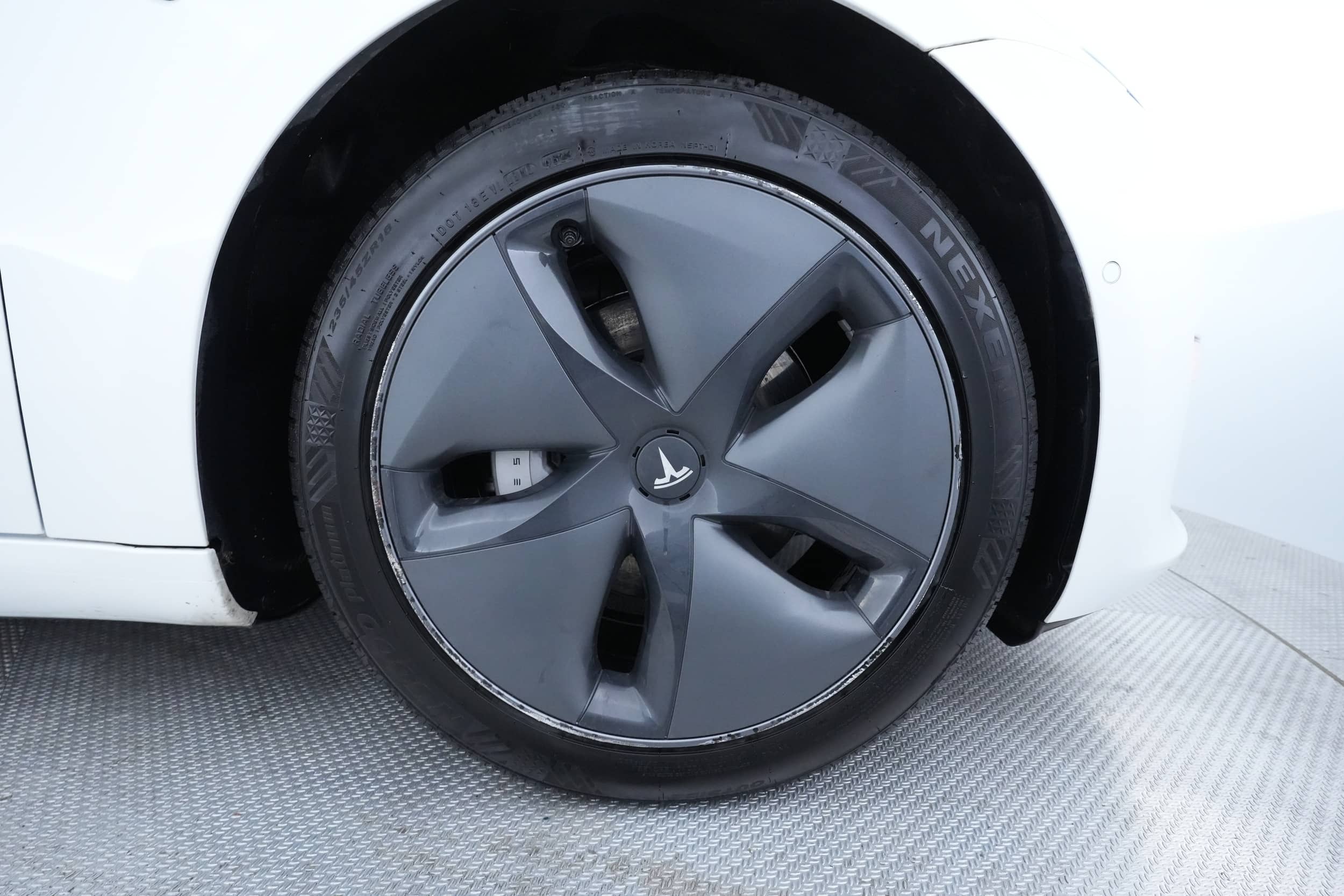 EverCars Co. vehicle image 13 for Tesla Model 3 -  Standard Range Plus on EverCars Co.