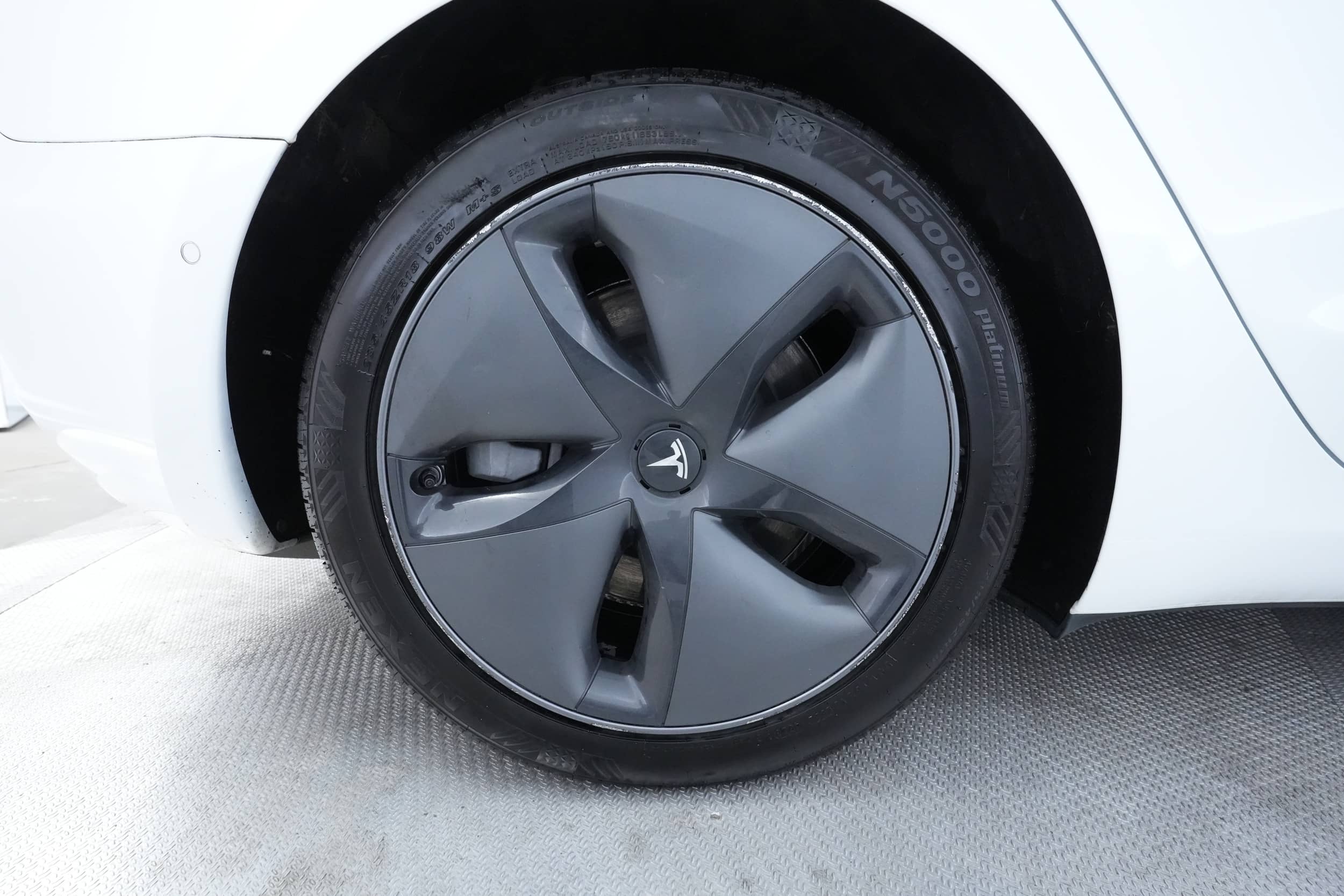EverCars Co. vehicle image 14 for Tesla Model 3 -  Standard Range Plus on EverCars Co.