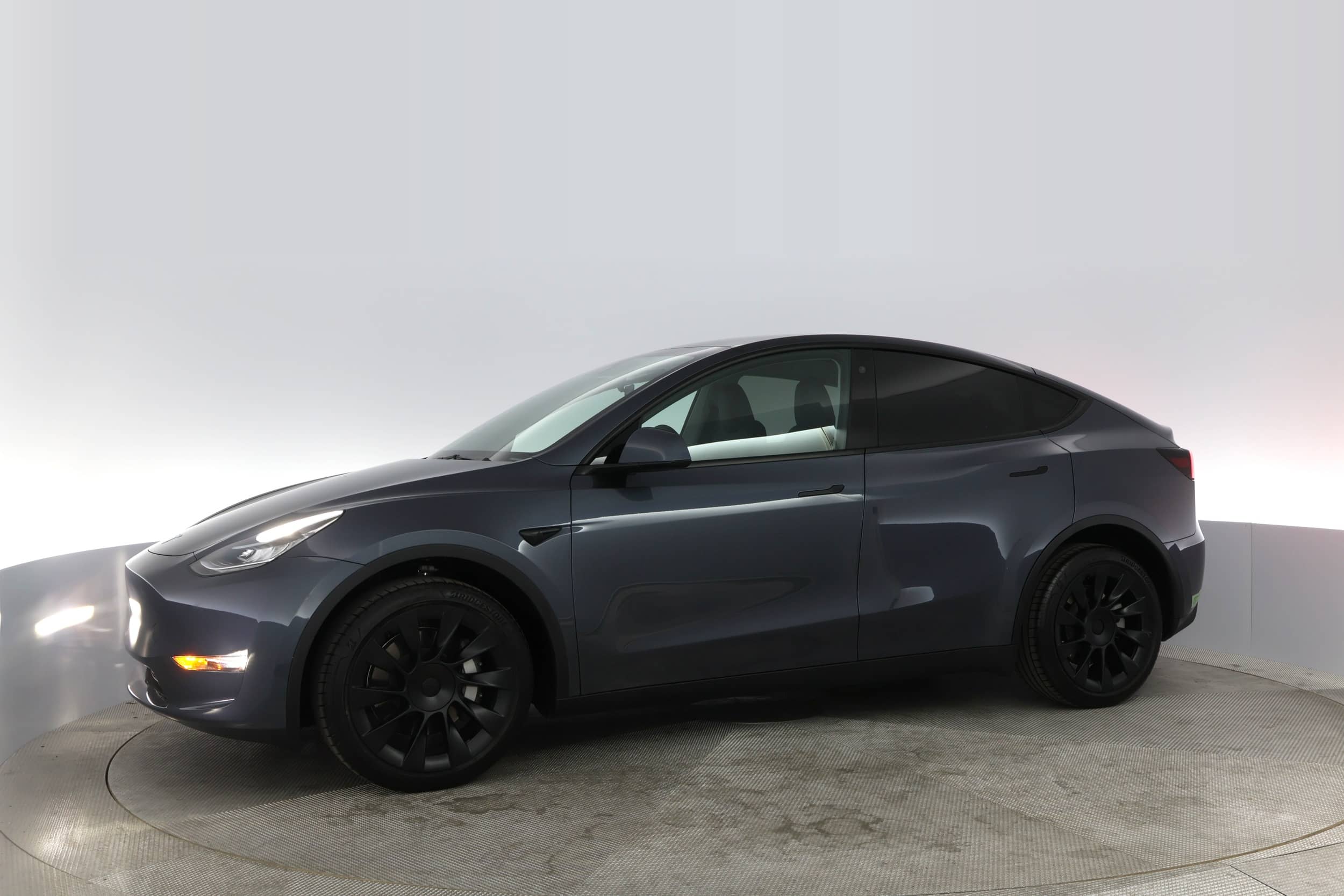 EverCars Co. vehicle image 10 for Tesla Model Y -  Long Range on EverCars Co.