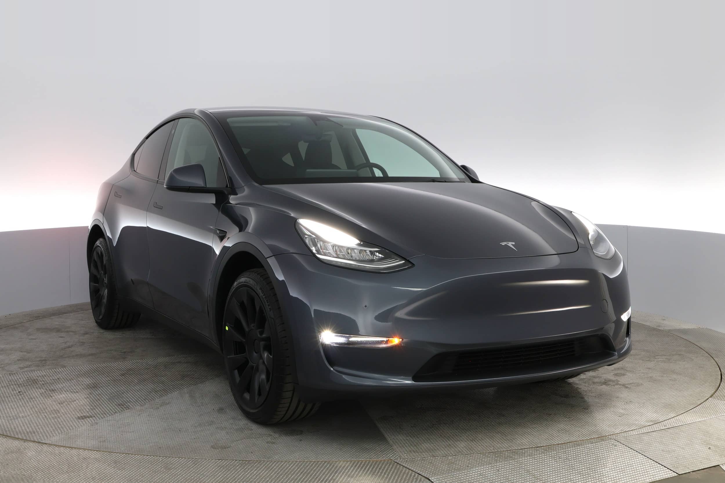 EverCars Co. vehicle image 12 for Tesla Model Y -  Long Range on EverCars Co.