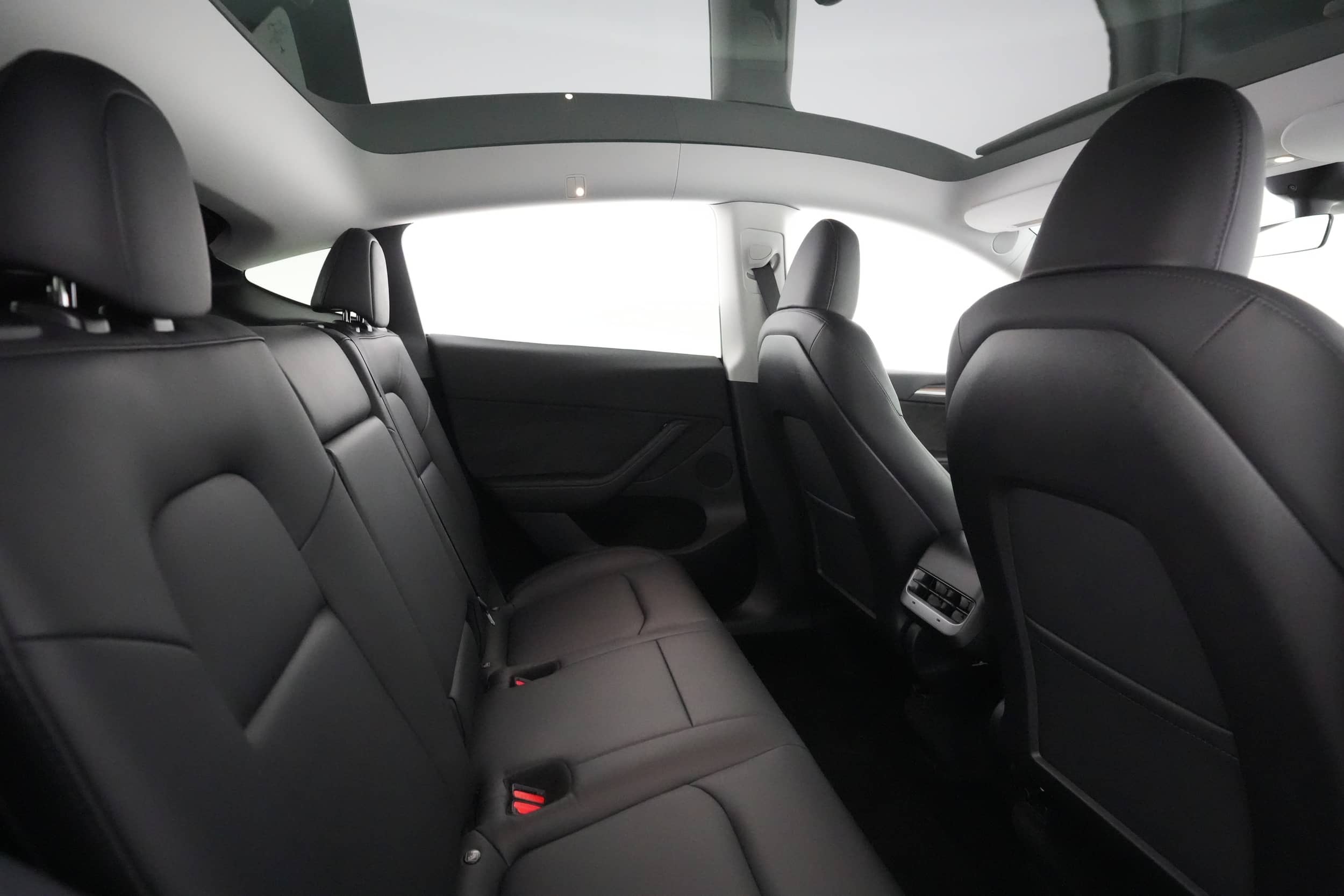 EverCars Co. vehicle image 4 for Tesla Model Y -  Long Range on EverCars Co.