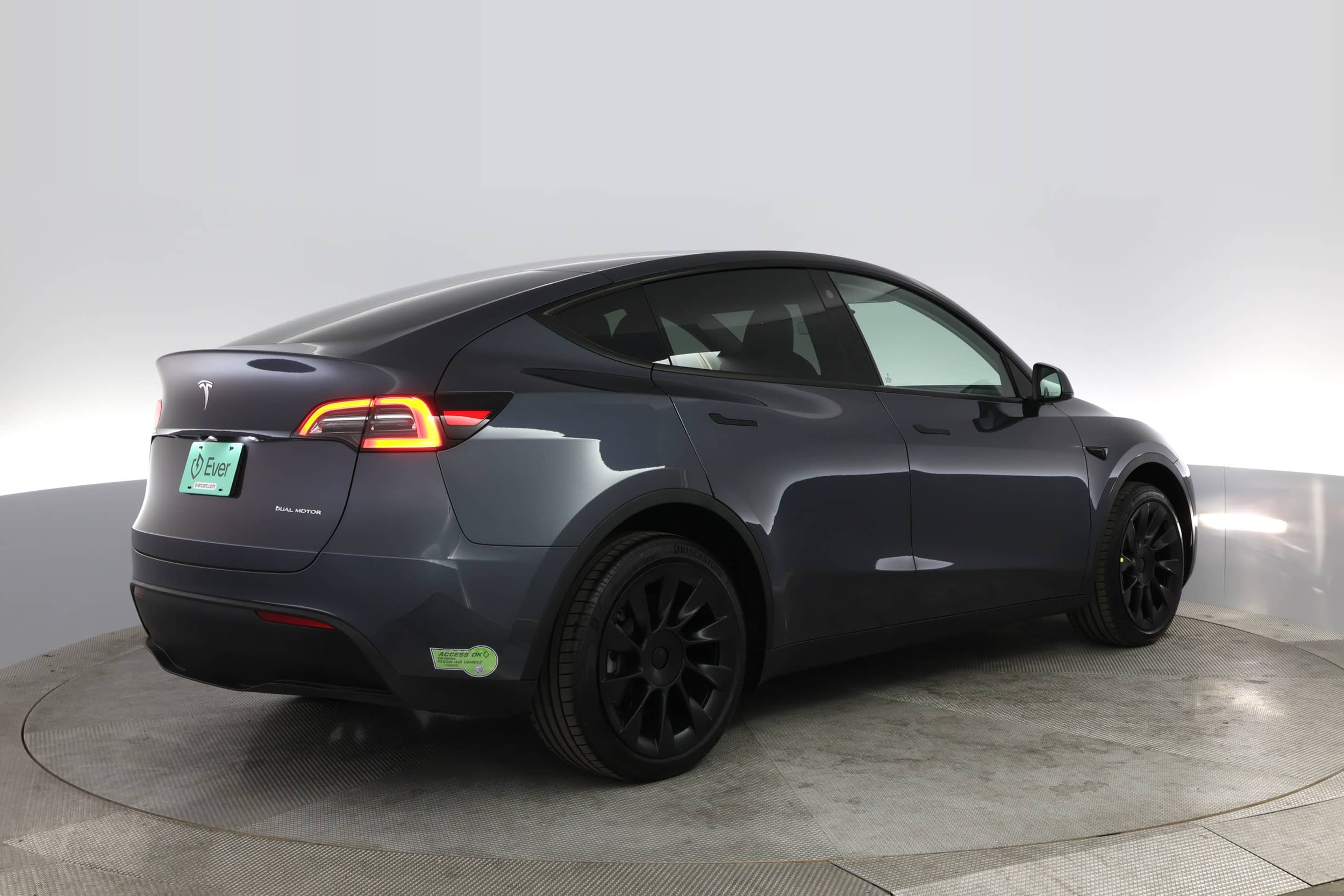 EverCars Co. vehicle image 2 for Tesla Model Y -  Long Range on EverCars Co.