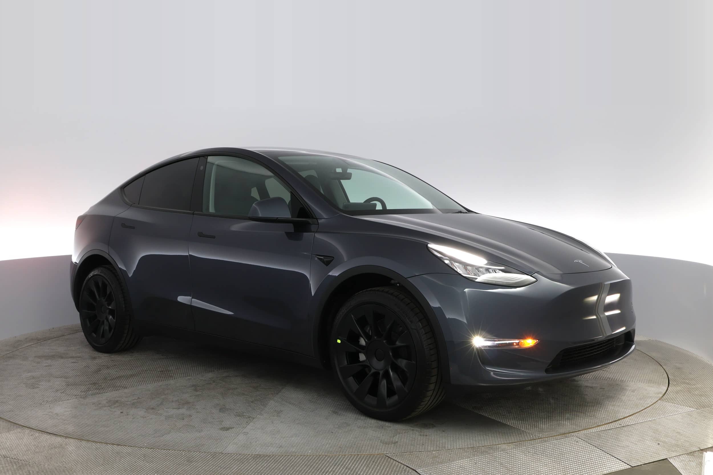 EverCars Co. vehicle image 11 for Tesla Model Y -  Long Range on EverCars Co.