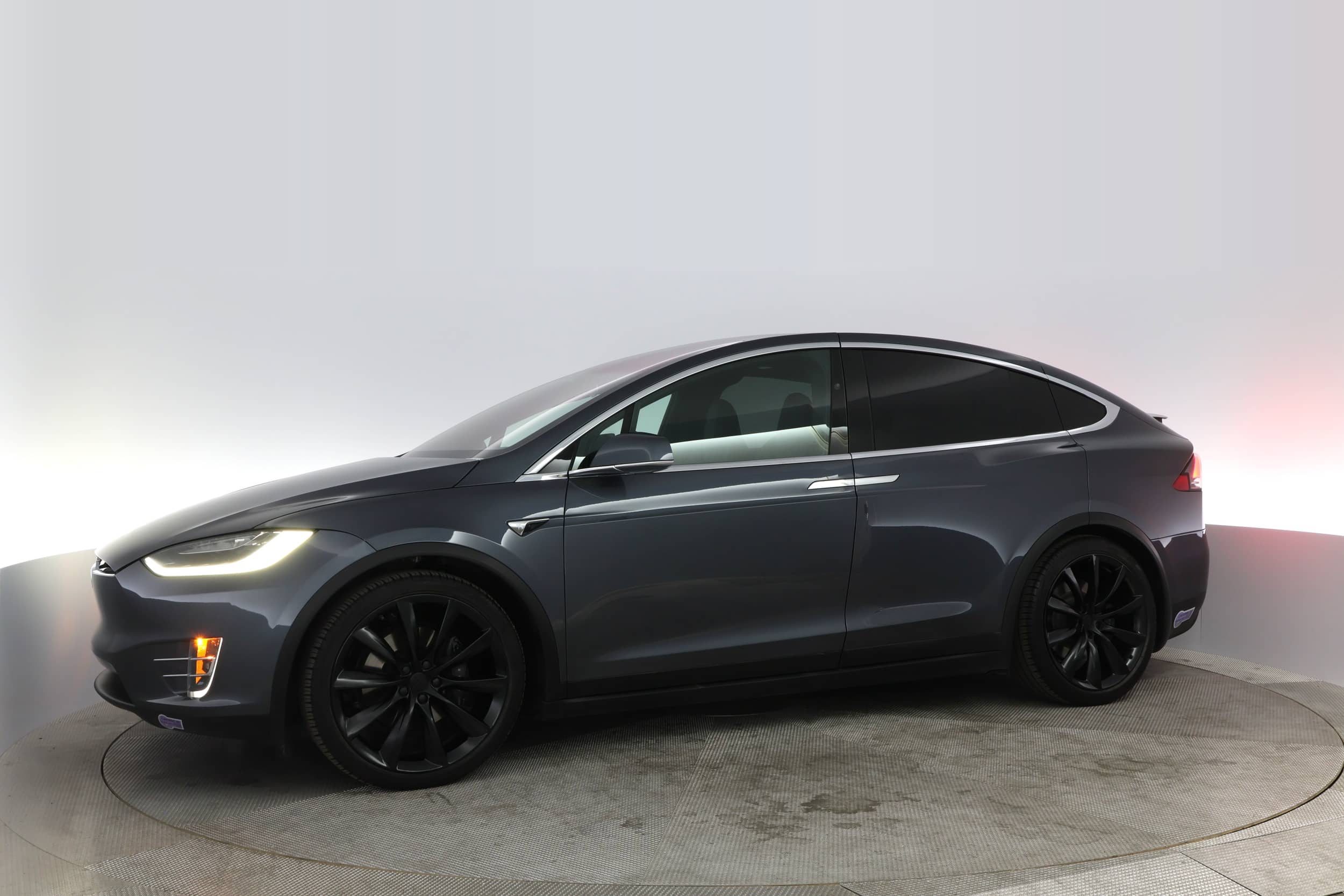 EverCars Co. vehicle image 10 for Tesla Model X -  100D on EverCars Co.