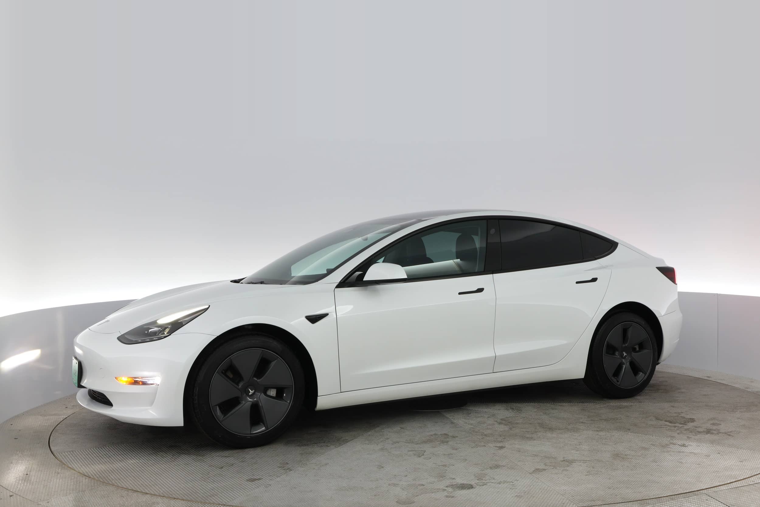 EverCars Co. vehicle image 10 for Tesla Model 3 -  Long Range on EverCars Co.