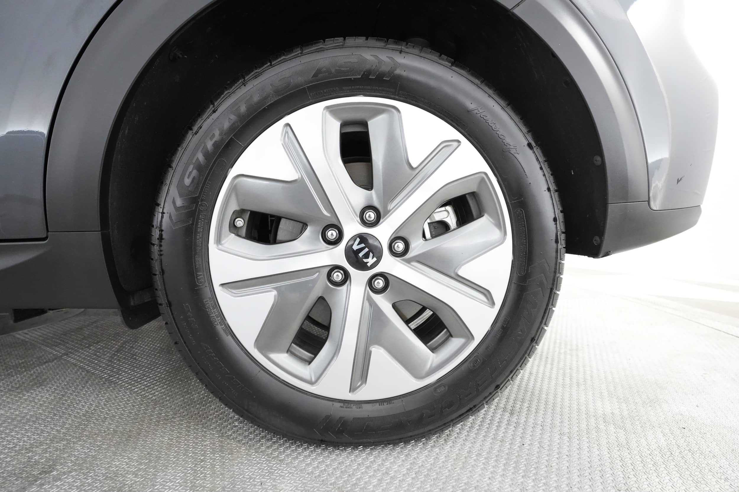 EverCars Co. vehicle image 16 for Kia Niro EV -  EX on EverCars Co.