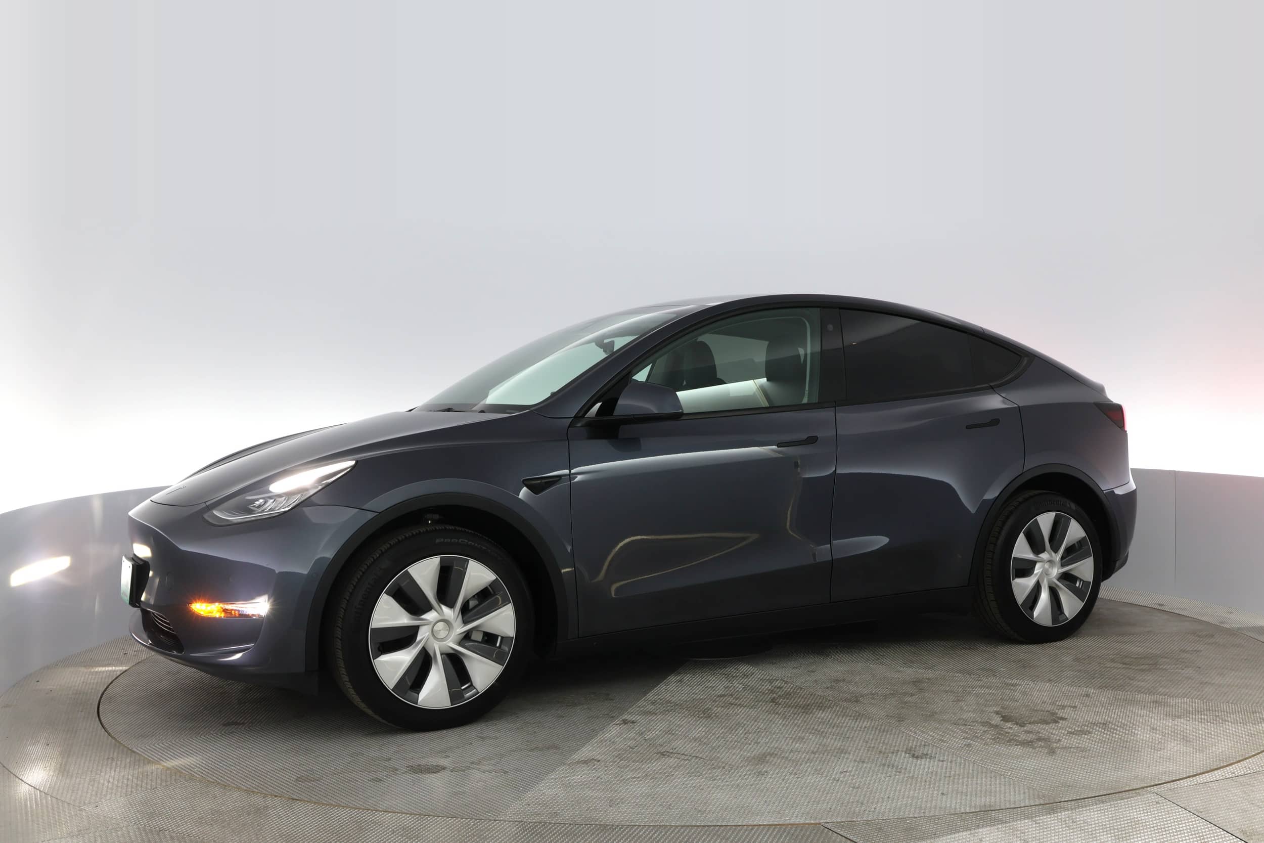 EverCars Co. vehicle image 10 for Tesla Model Y -  Long Range on EverCars Co.