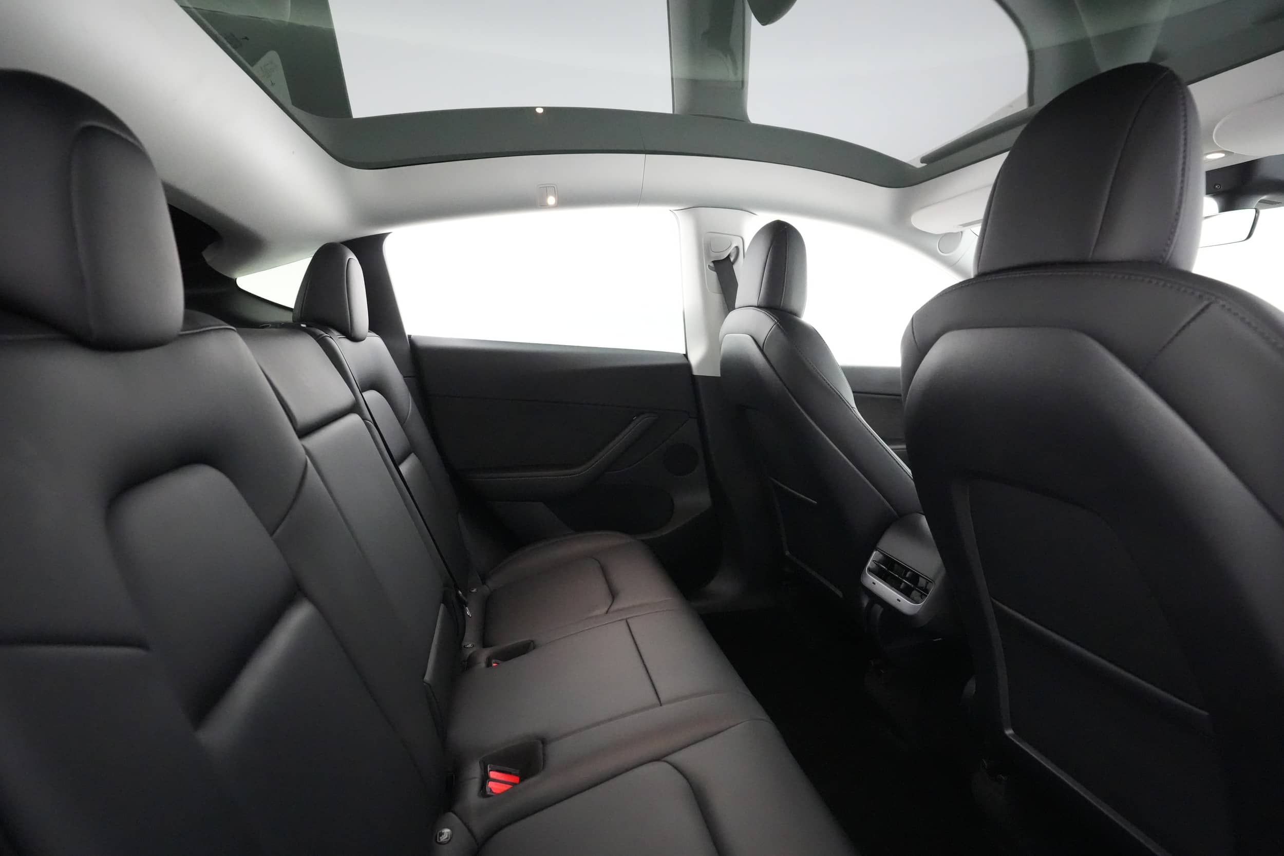 EverCars Co. vehicle image 3 for Tesla Model Y -  Long Range on EverCars Co.