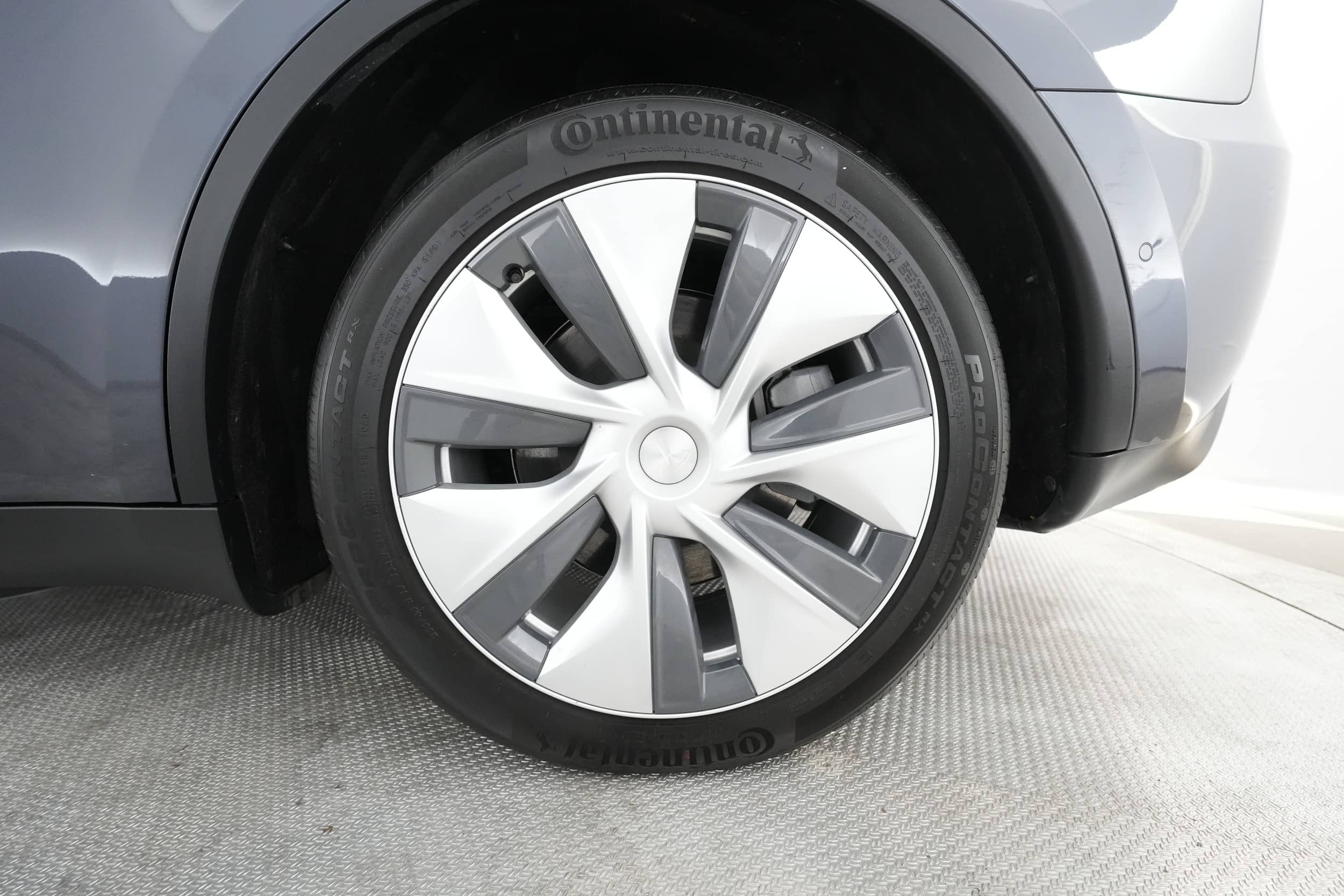 EverCars Co. vehicle image 12 for Tesla Model Y -  Long Range on EverCars Co.