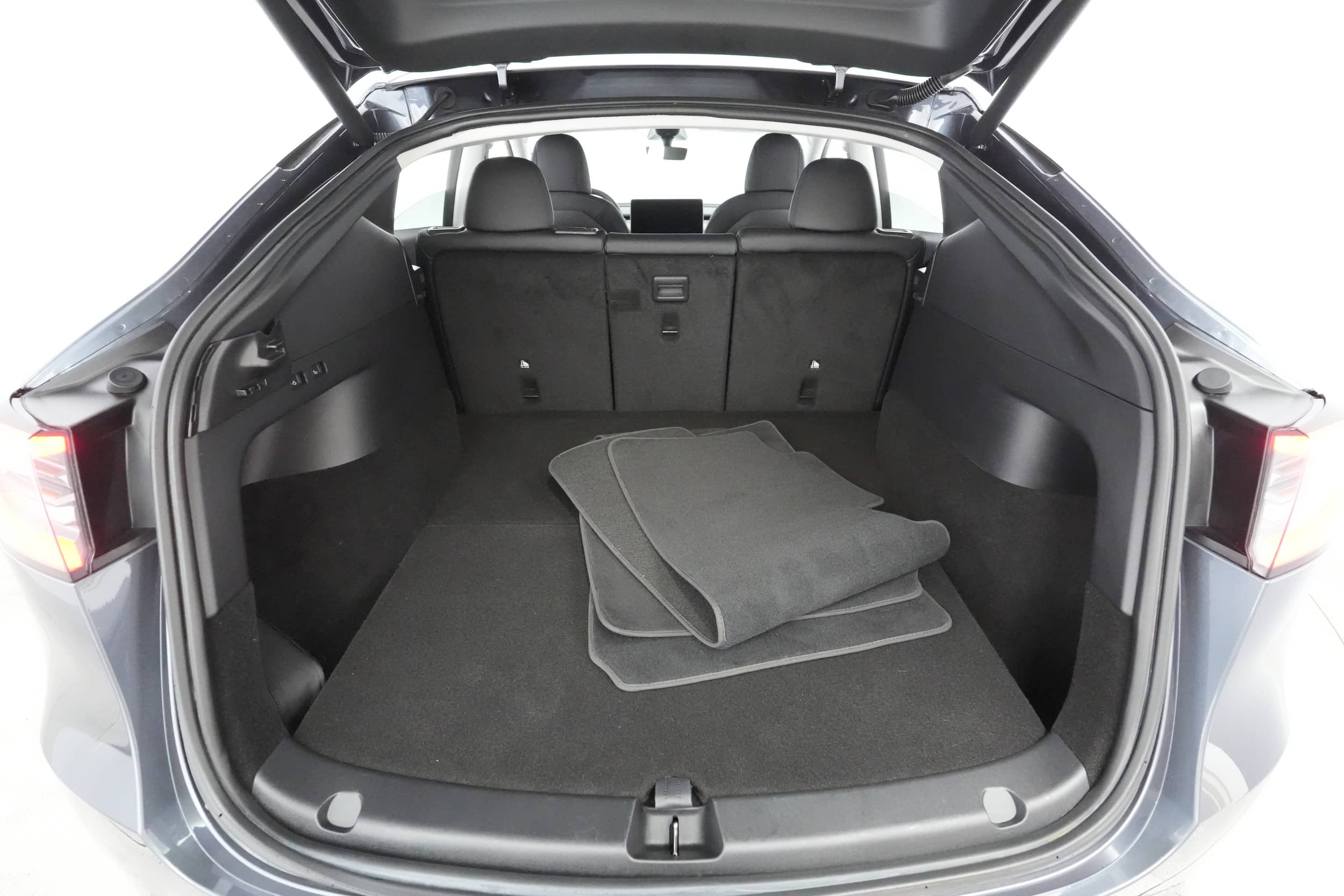 EverCars Co. vehicle image 20 for Tesla Model Y -  Long Range on EverCars Co.