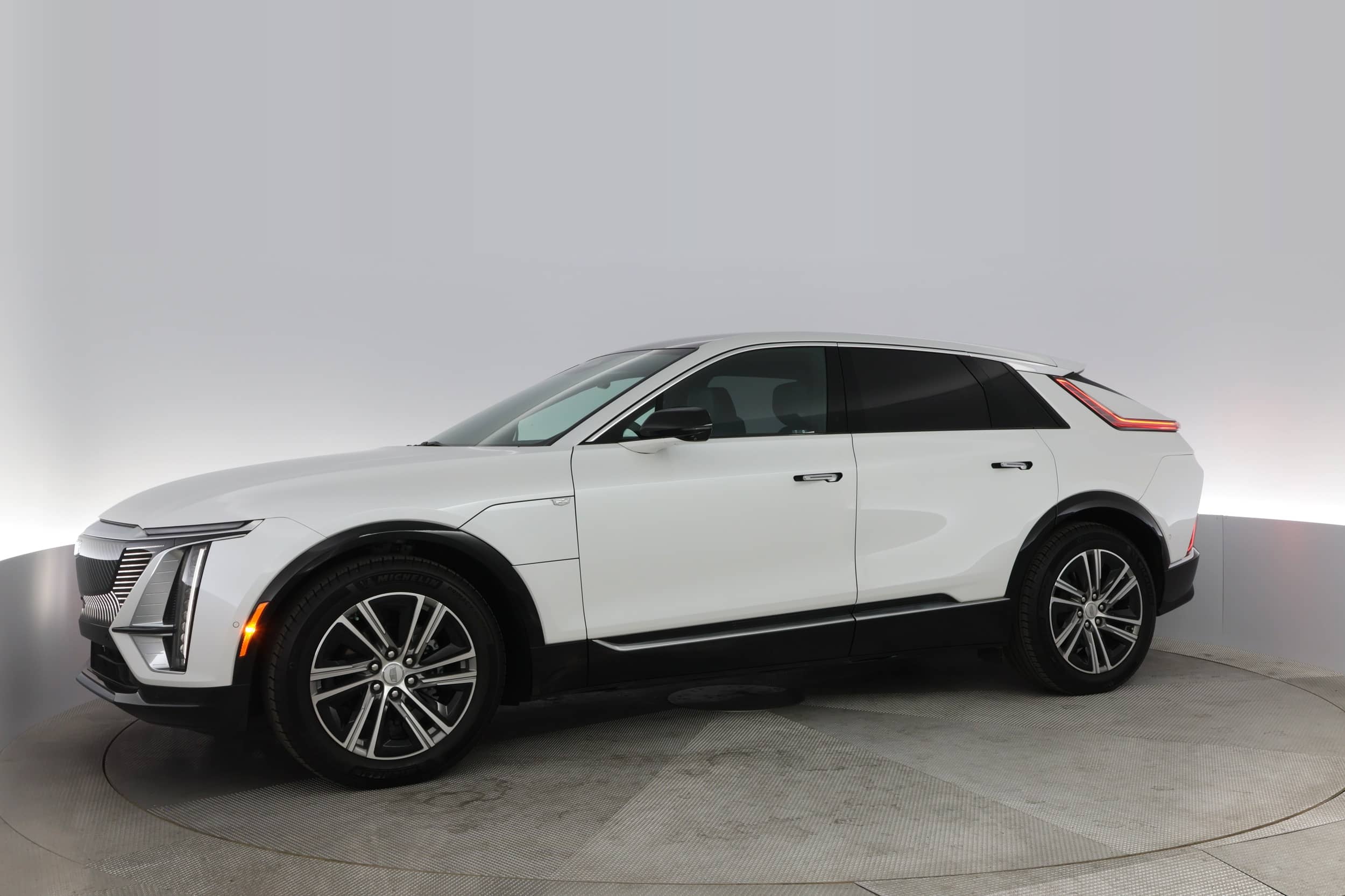 EverCars Co. vehicle image 11 for Cadillac LYRIQ -  Luxury 1 on EverCars Co.