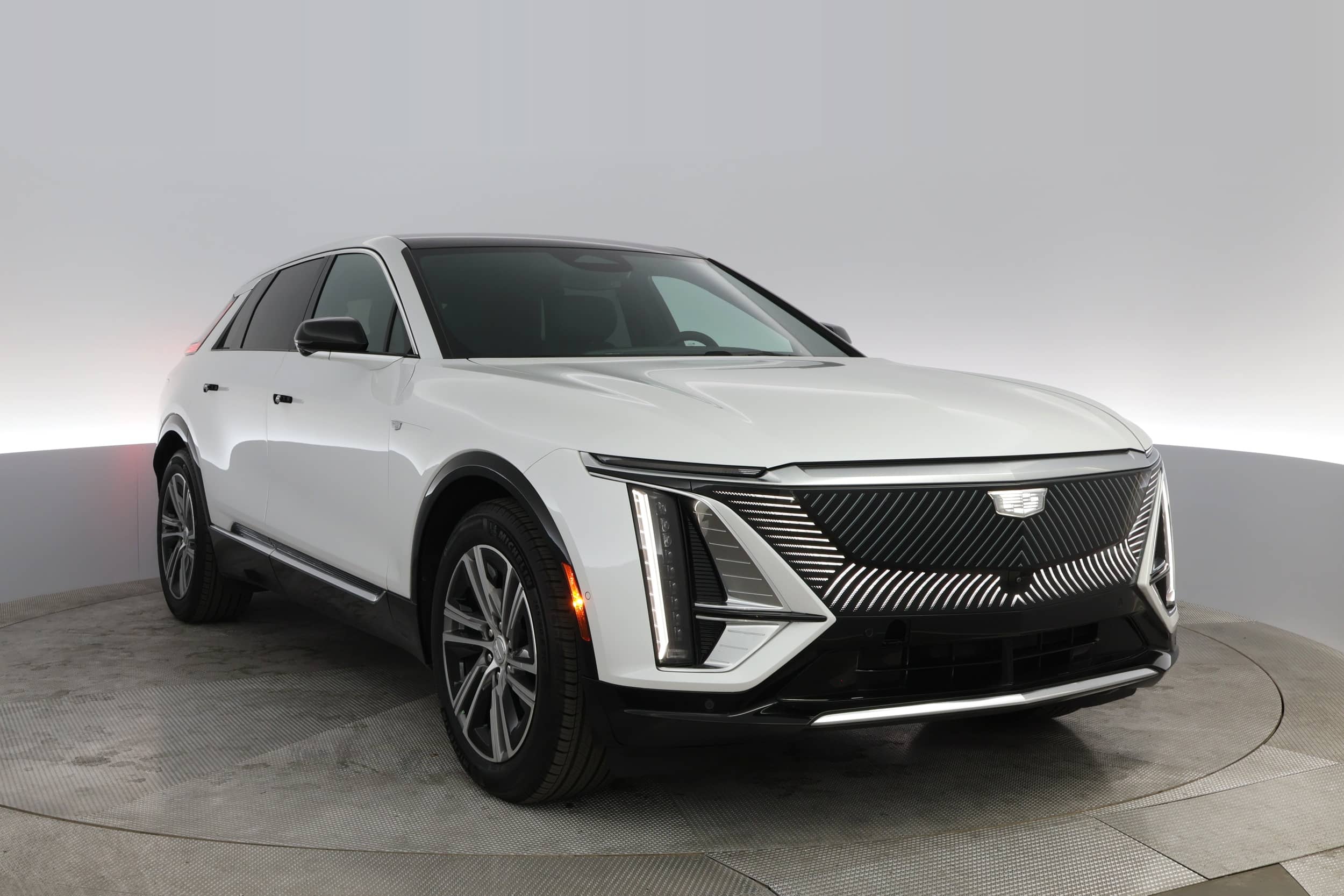 EverCars Co. vehicle image 13 for Cadillac LYRIQ -  Luxury 1 on EverCars Co.