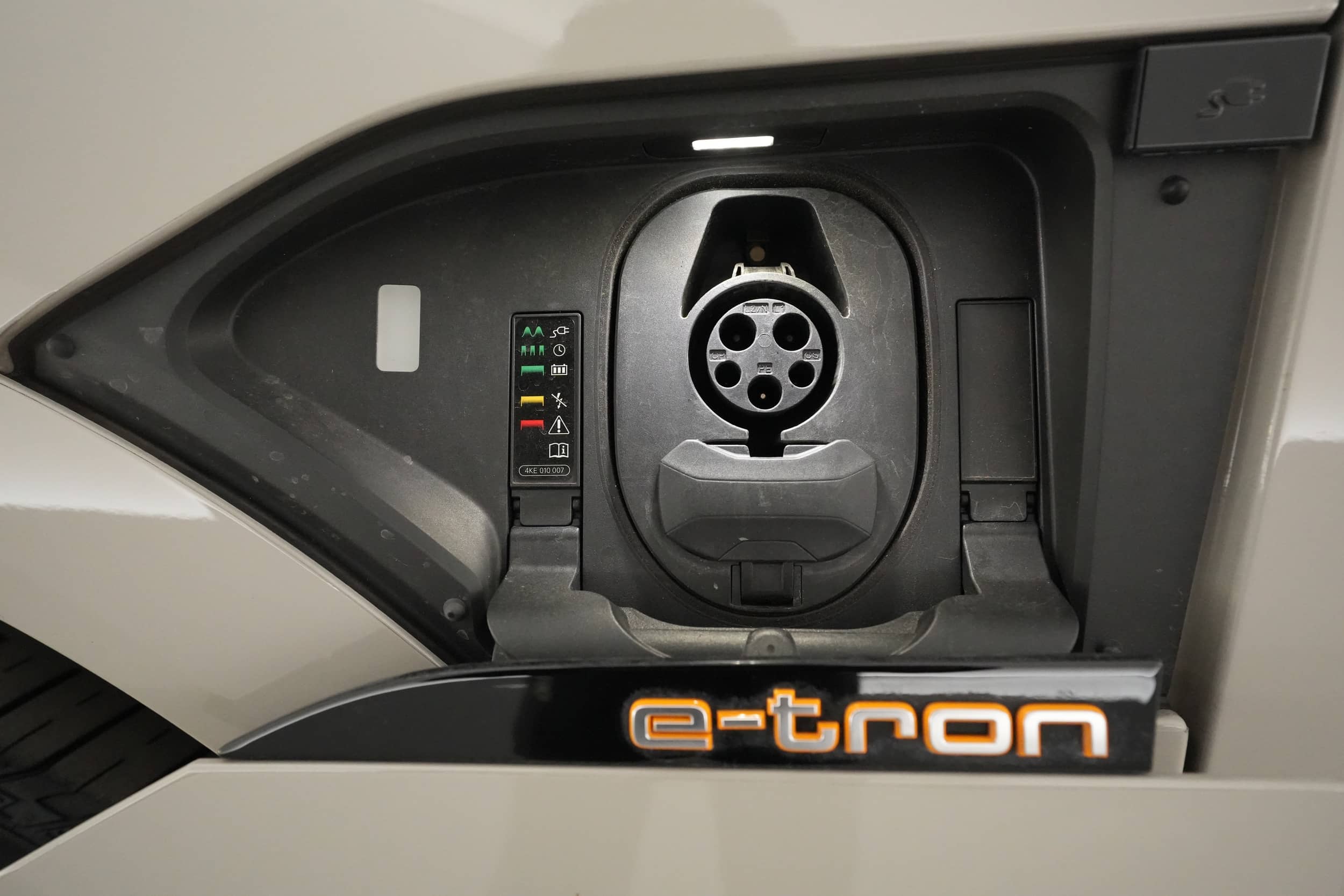 EverCars Co. vehicle image 8 for Audi e-tron -  Prestige on EverCars Co.