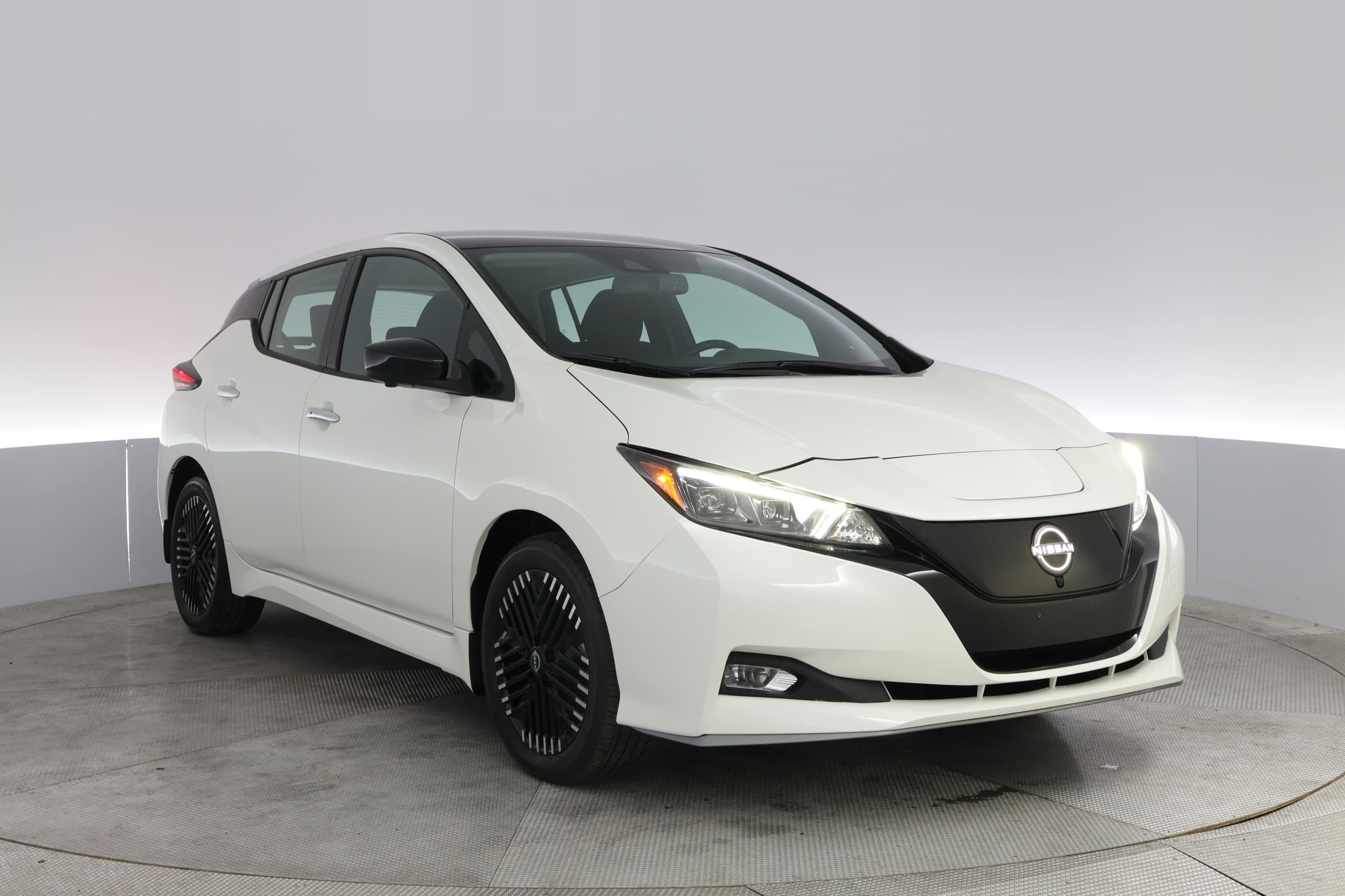 2025 Nissan LEAF