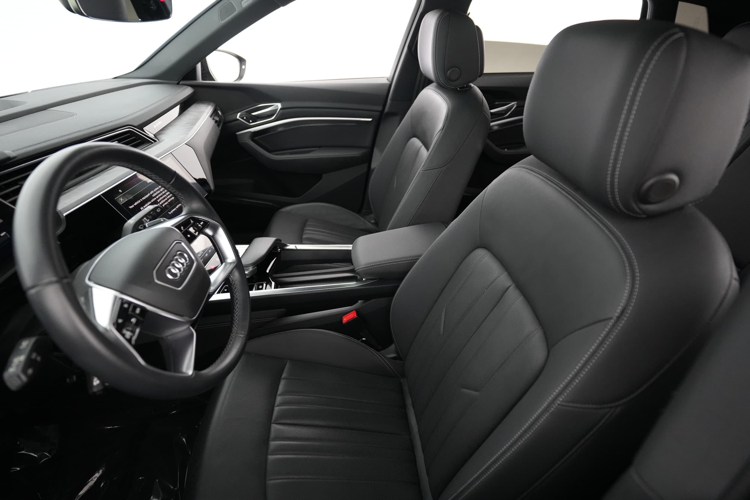 2022 Audi e-tron interior