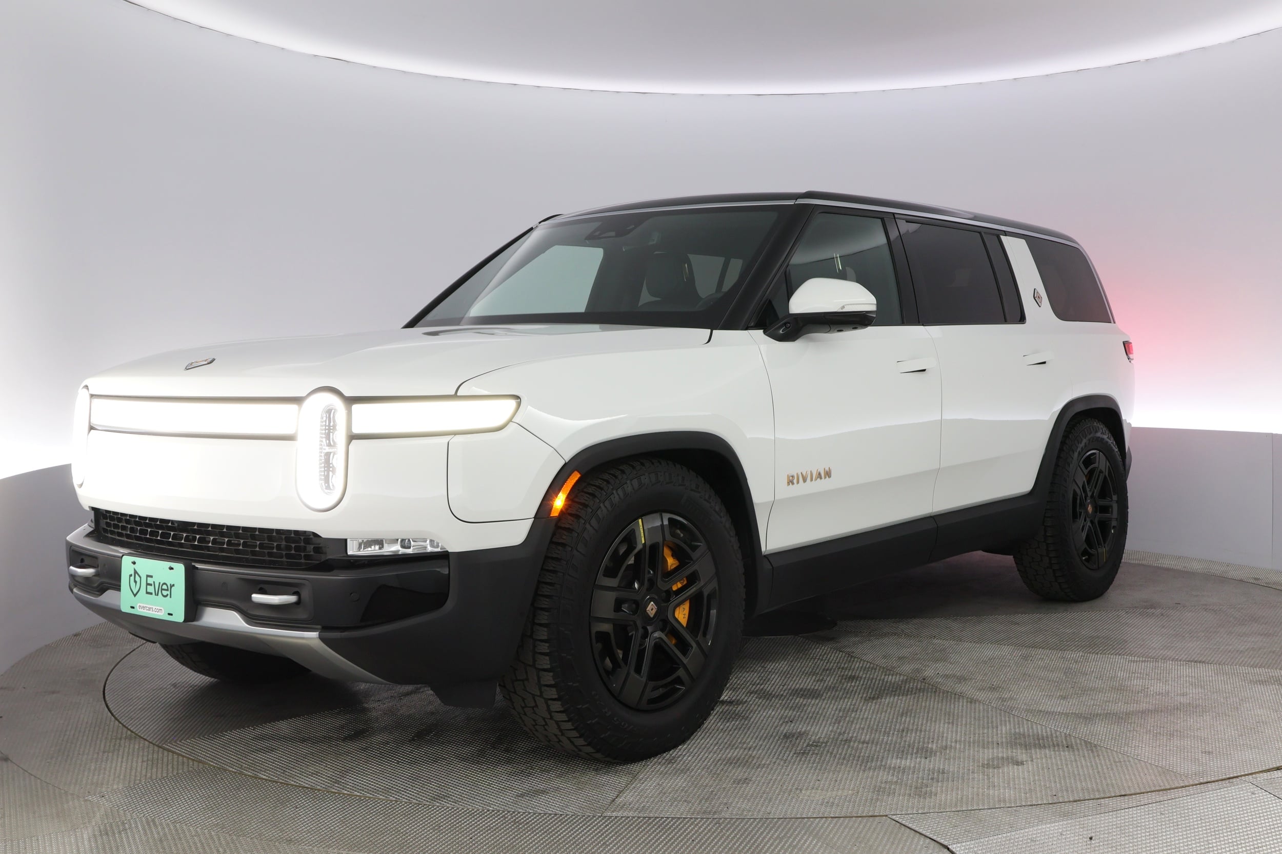 2023 Rivian R1S