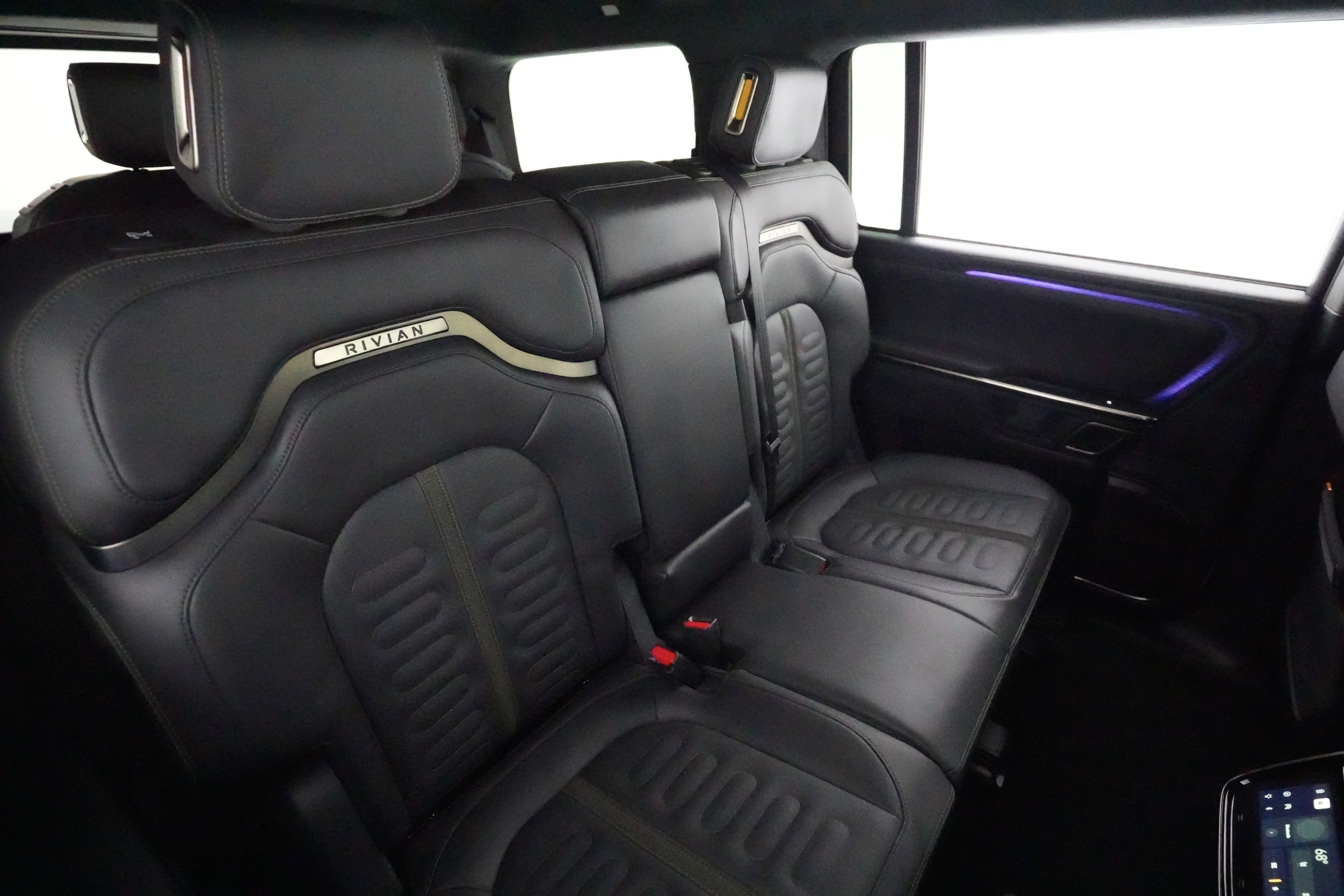 2023 Rivian R1S