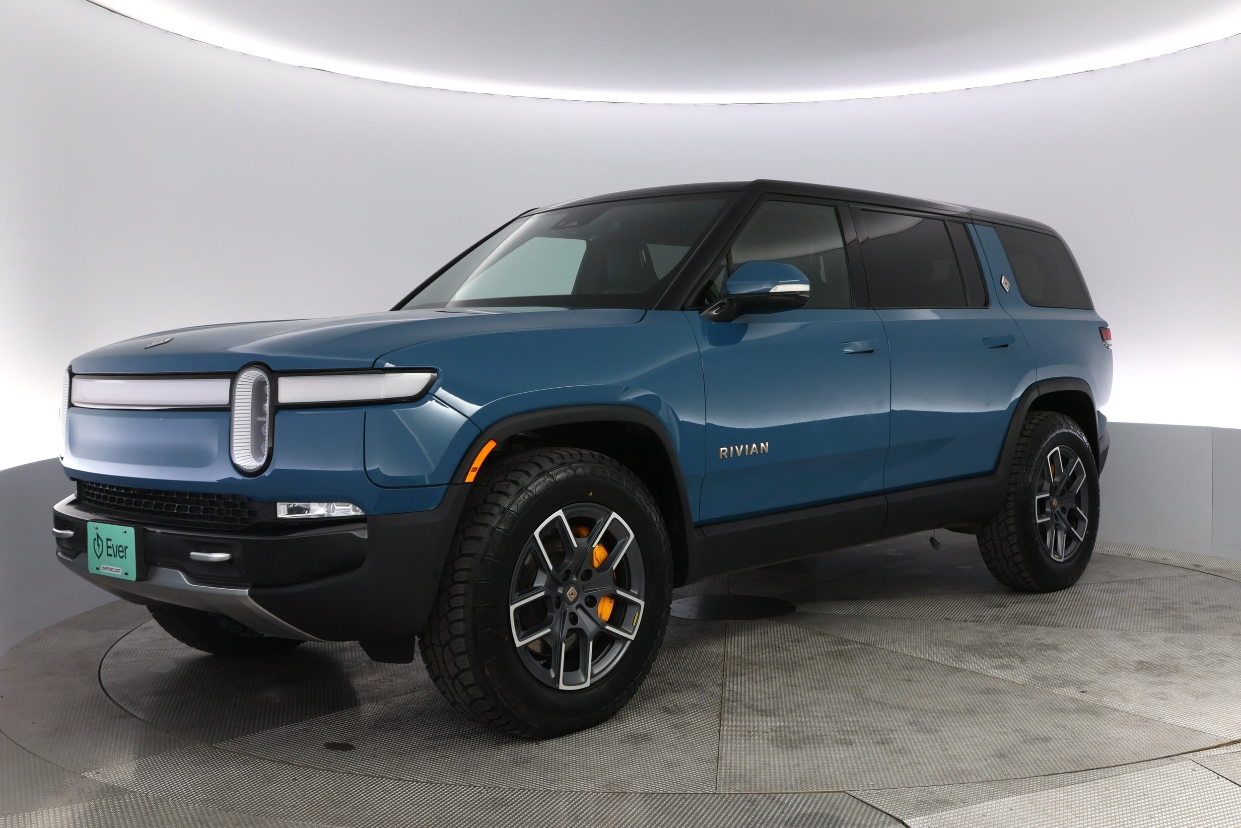 2023 Rivian R1S
