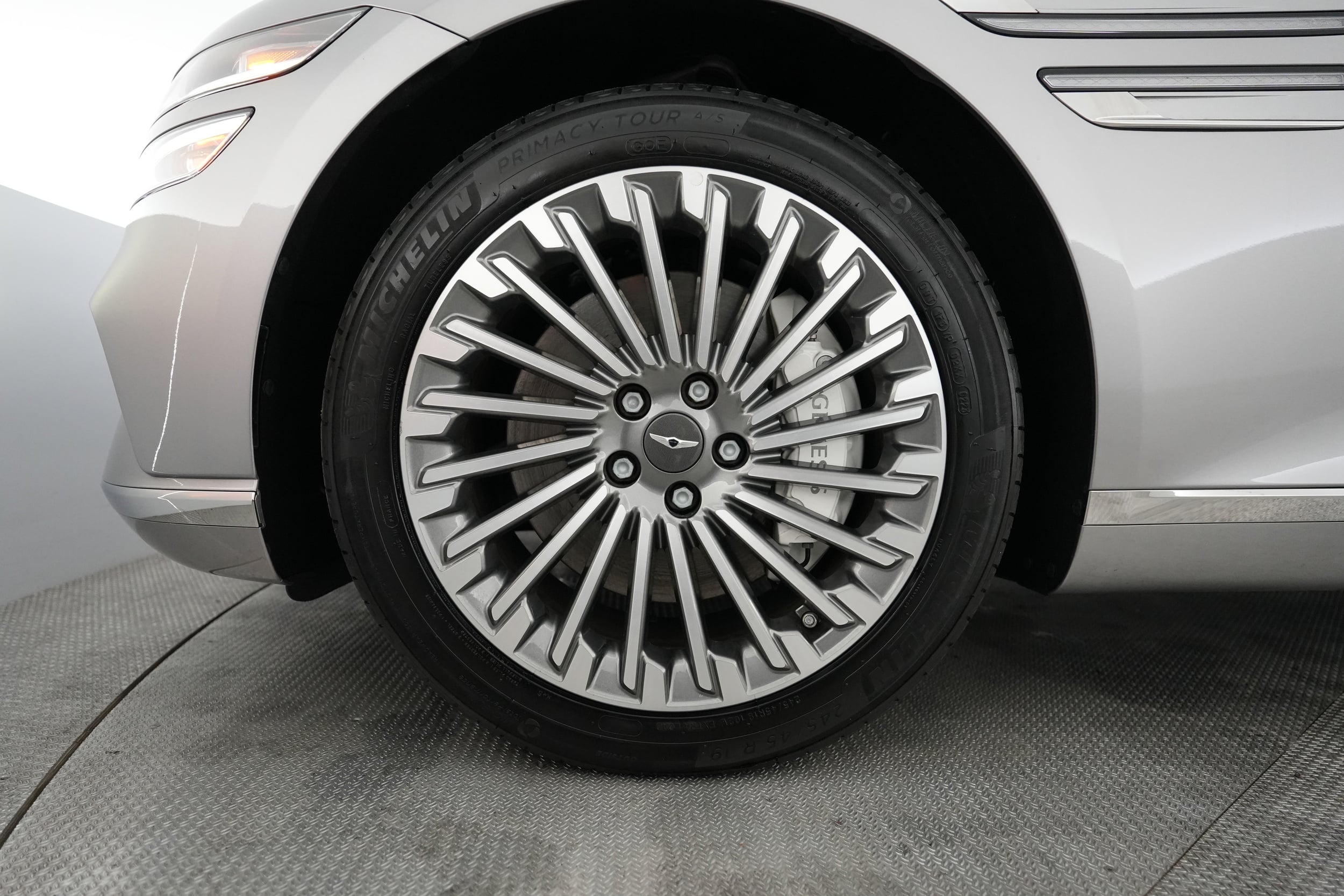 2024 Genesis Electrified G80