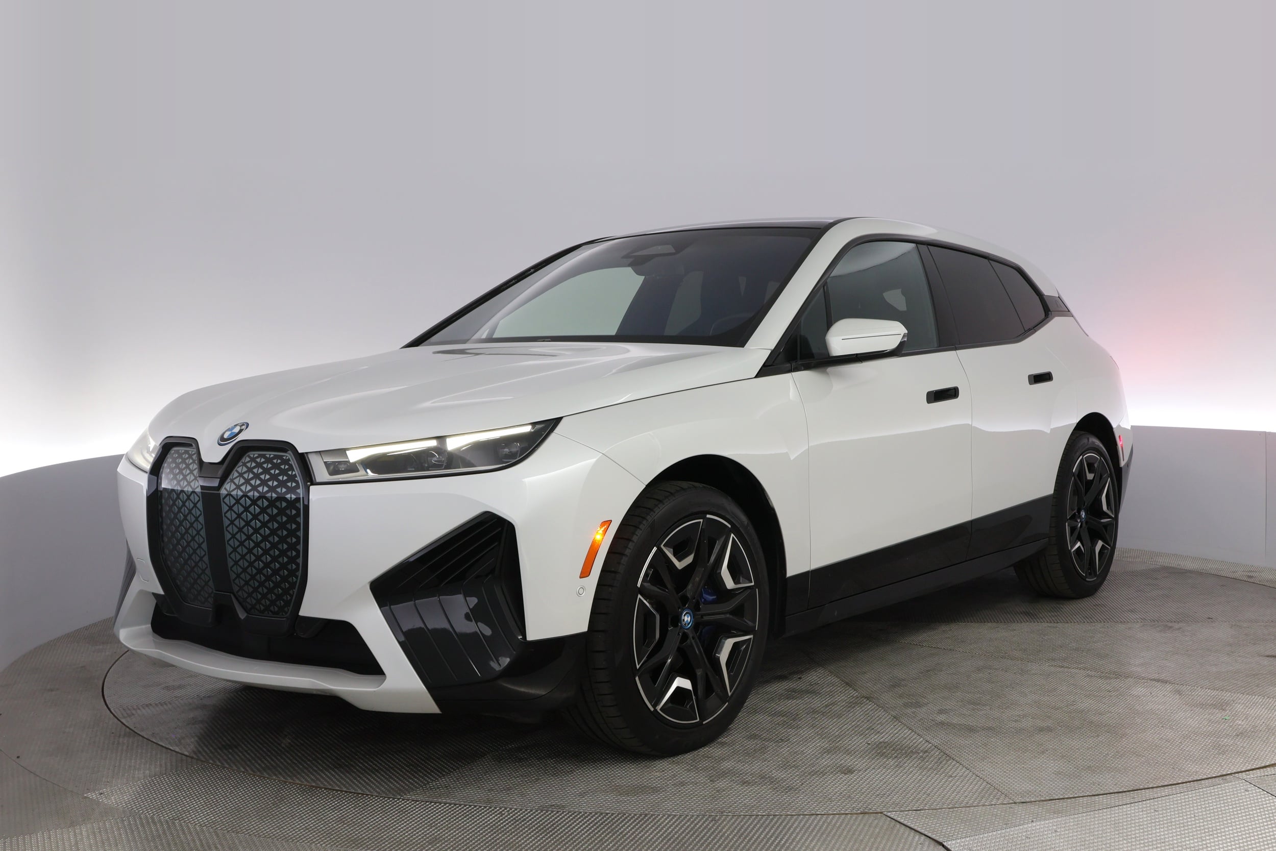 2023 BMW iX