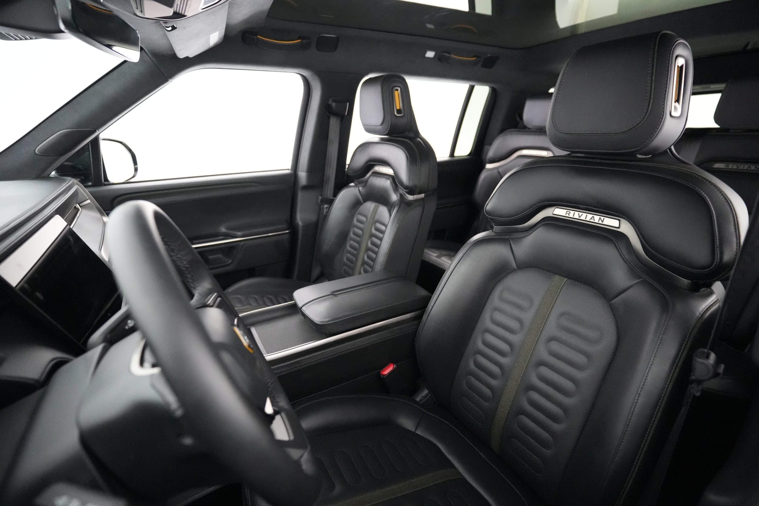 2024 Rivian R1S